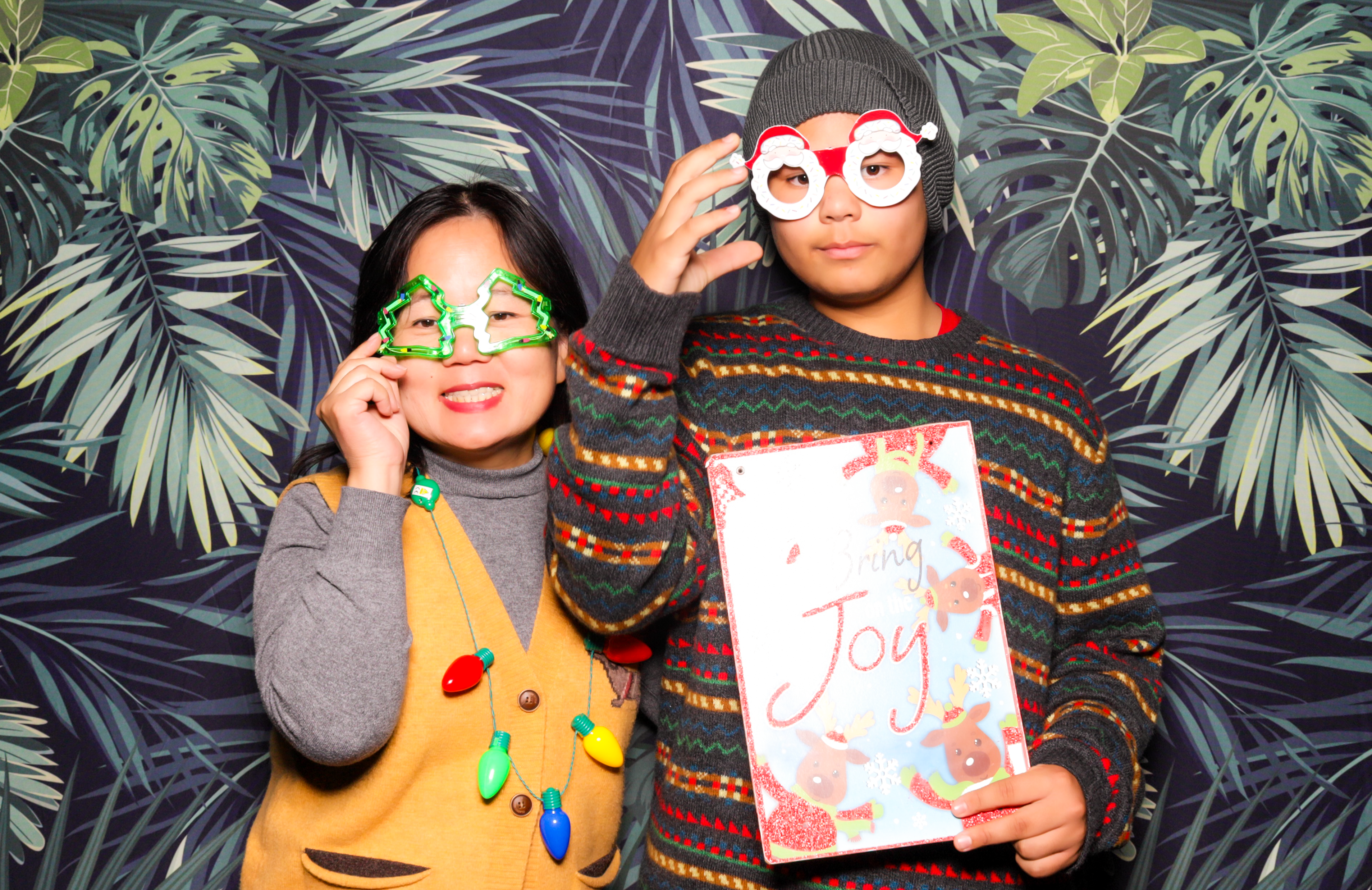 ID Tech Holiday Party | View more photos from the event at v1.boothgallery.com/u/PhabPhotobooth/ID-Tech-Holiday-Party