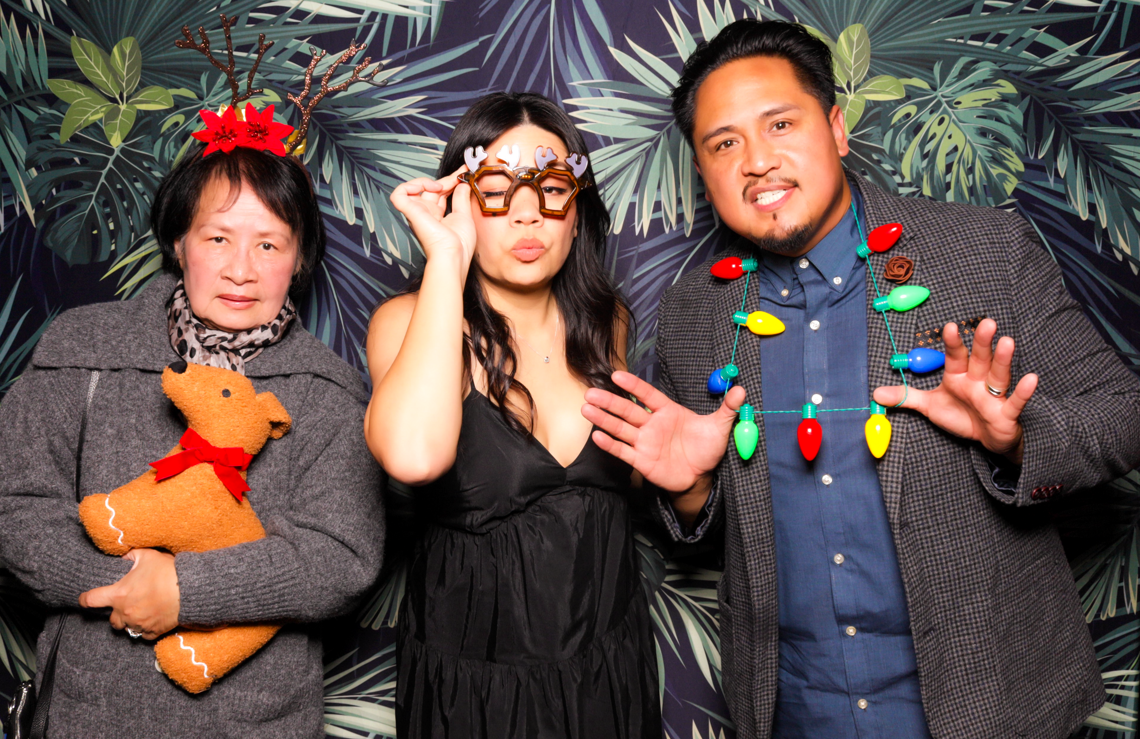 ID Tech Holiday Party | View more photos from the event at v1.boothgallery.com/u/PhabPhotobooth/ID-Tech-Holiday-Party