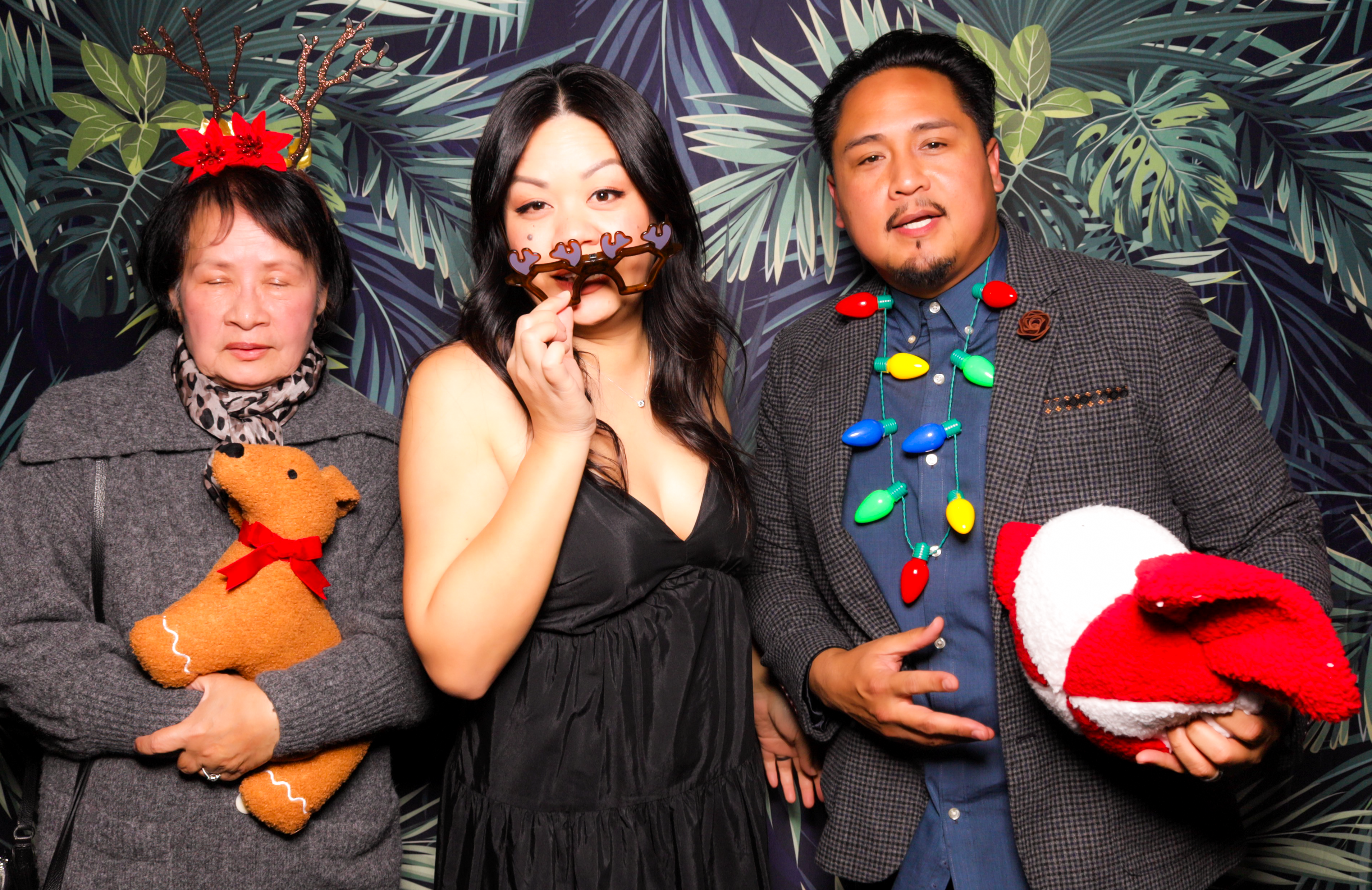 ID Tech Holiday Party | View more photos from the event at v1.boothgallery.com/u/PhabPhotobooth/ID-Tech-Holiday-Party