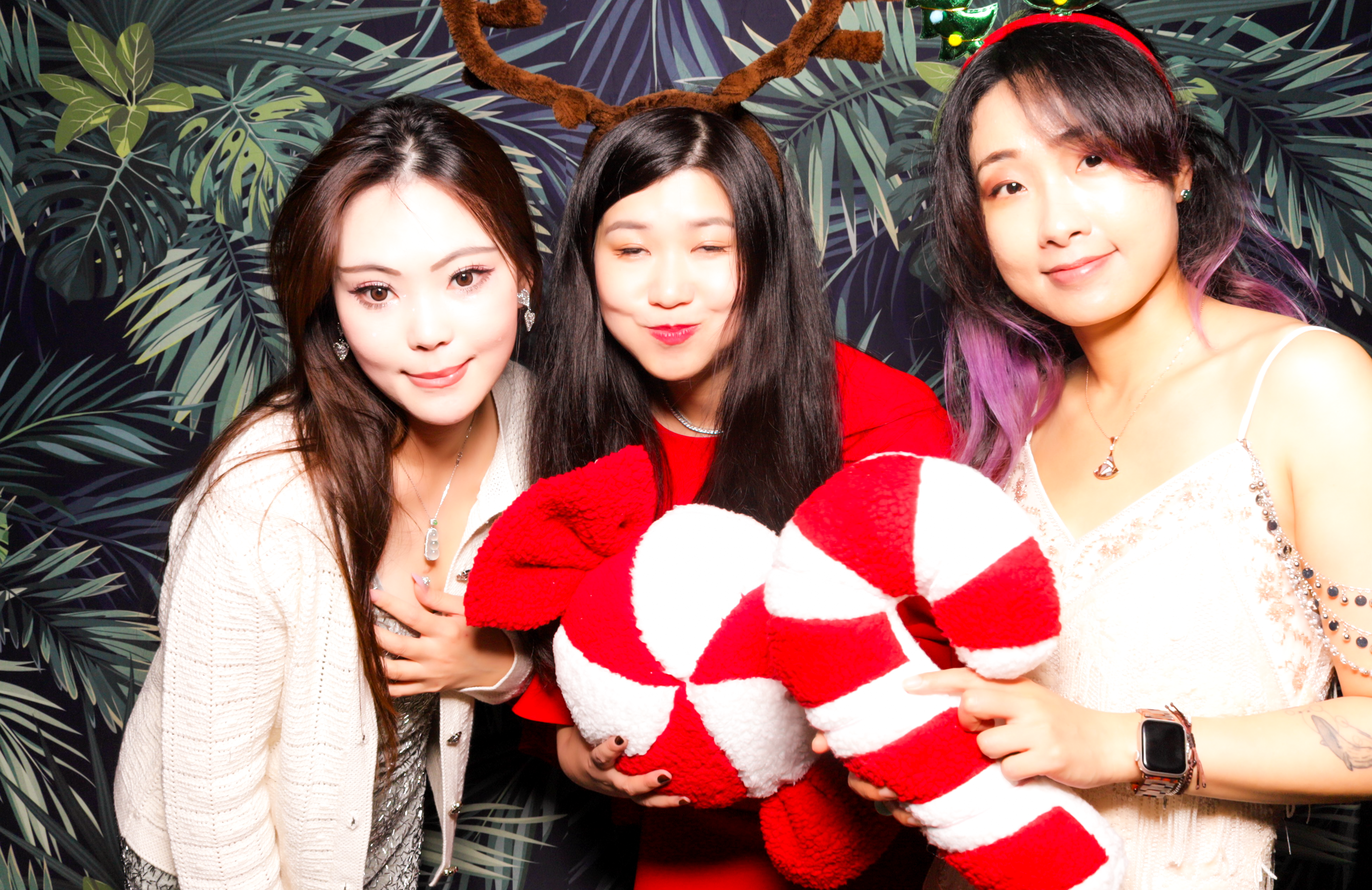 ID Tech Holiday Party | View more photos from the event at v1.boothgallery.com/u/PhabPhotobooth/ID-Tech-Holiday-Party