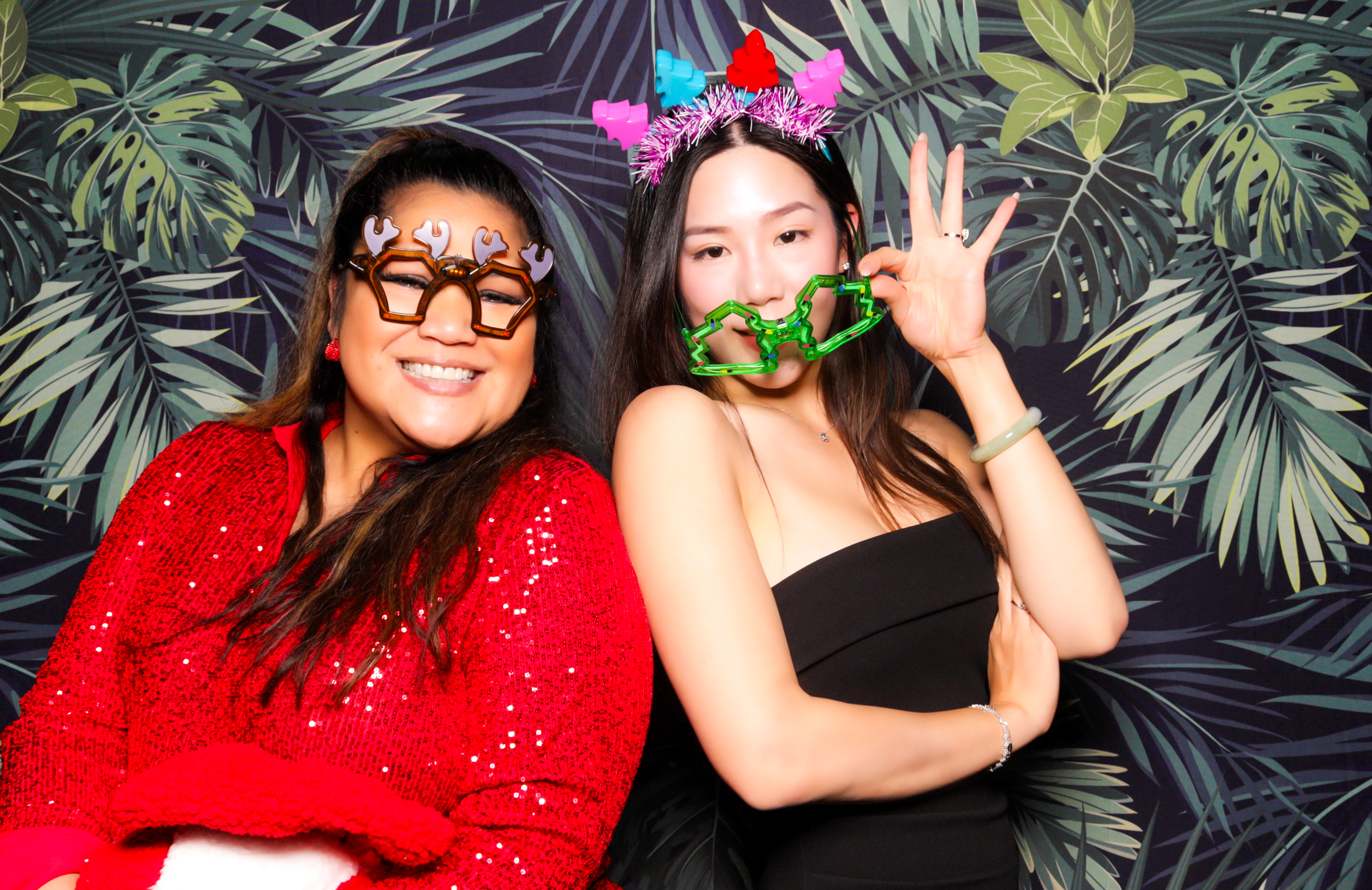 ID Tech Holiday Party | View more photos from the event at v1.boothgallery.com/u/PhabPhotobooth/ID-Tech-Holiday-Party