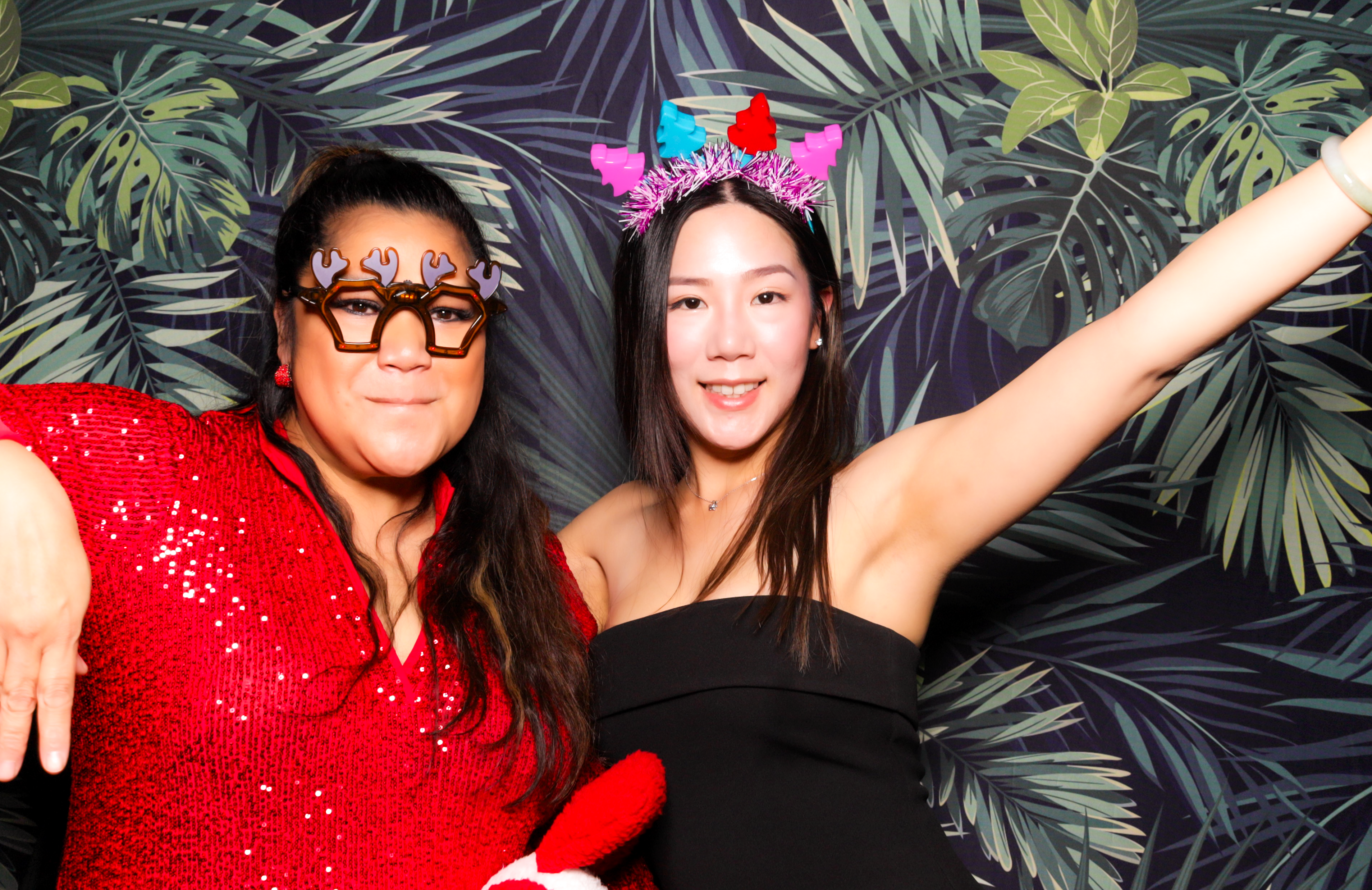 ID Tech Holiday Party | View more photos from the event at v1.boothgallery.com/u/PhabPhotobooth/ID-Tech-Holiday-Party