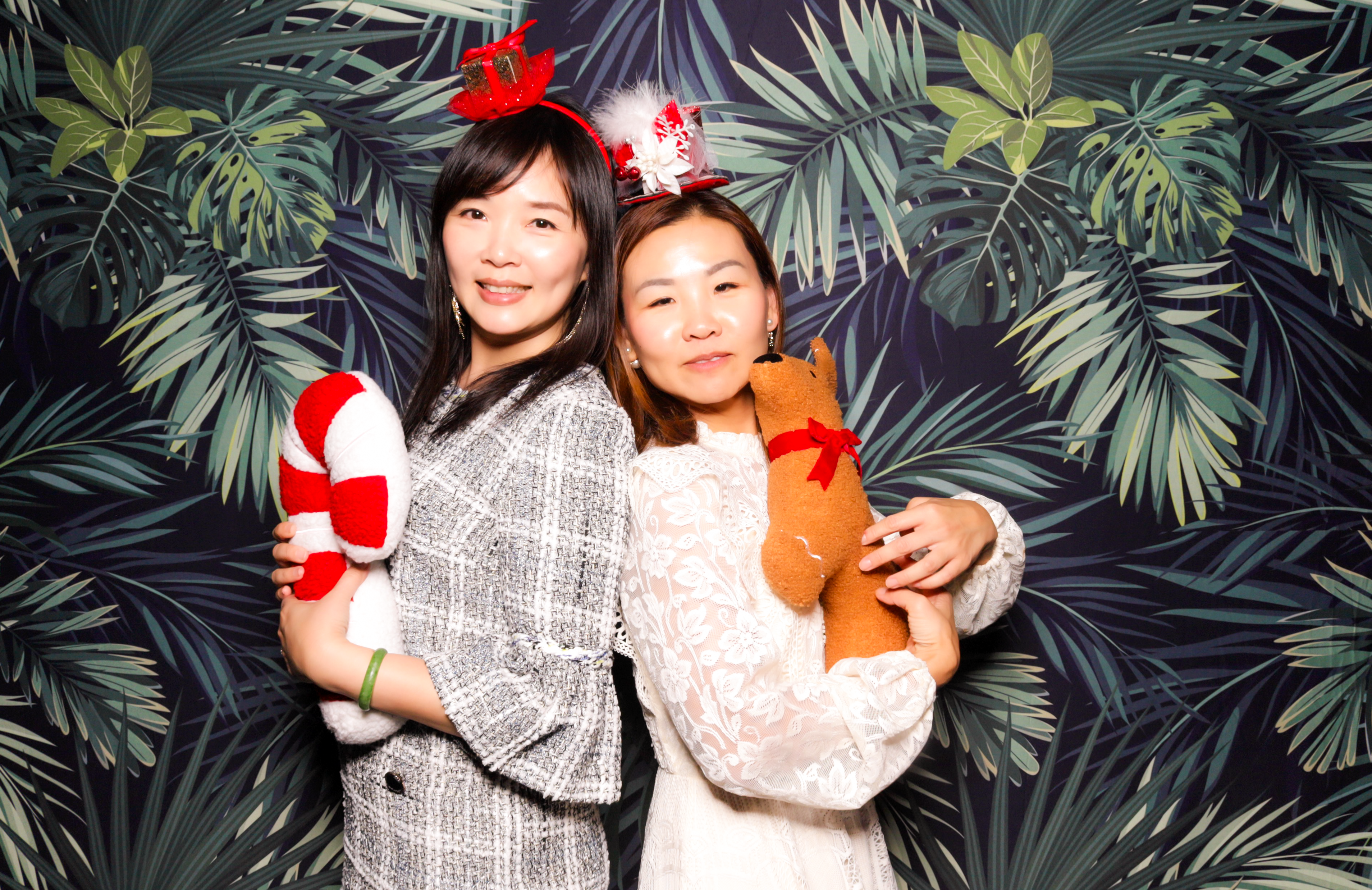 ID Tech Holiday Party | View more photos from the event at v1.boothgallery.com/u/PhabPhotobooth/ID-Tech-Holiday-Party