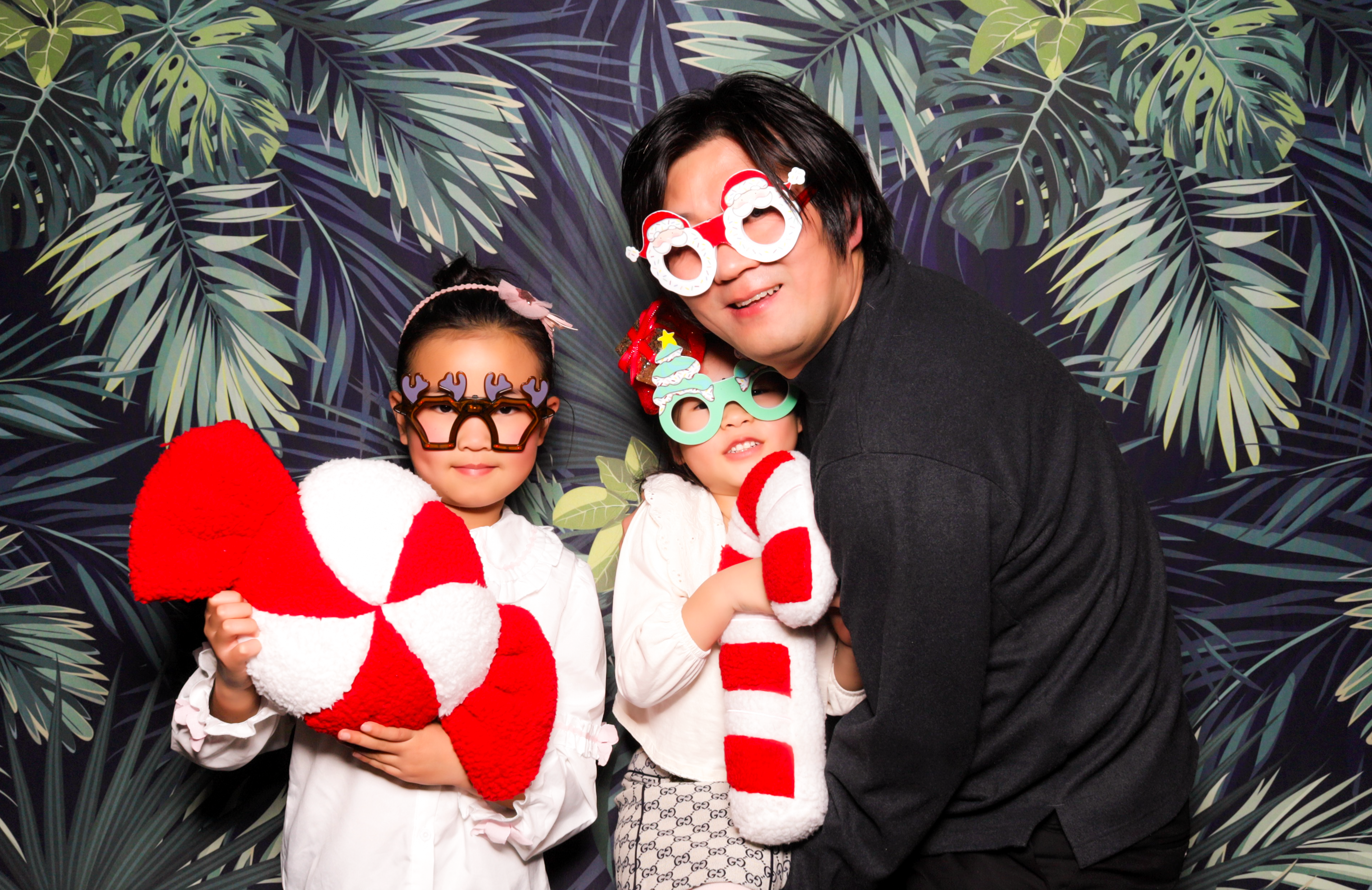 ID Tech Holiday Party | View more photos from the event at v1.boothgallery.com/u/PhabPhotobooth/ID-Tech-Holiday-Party