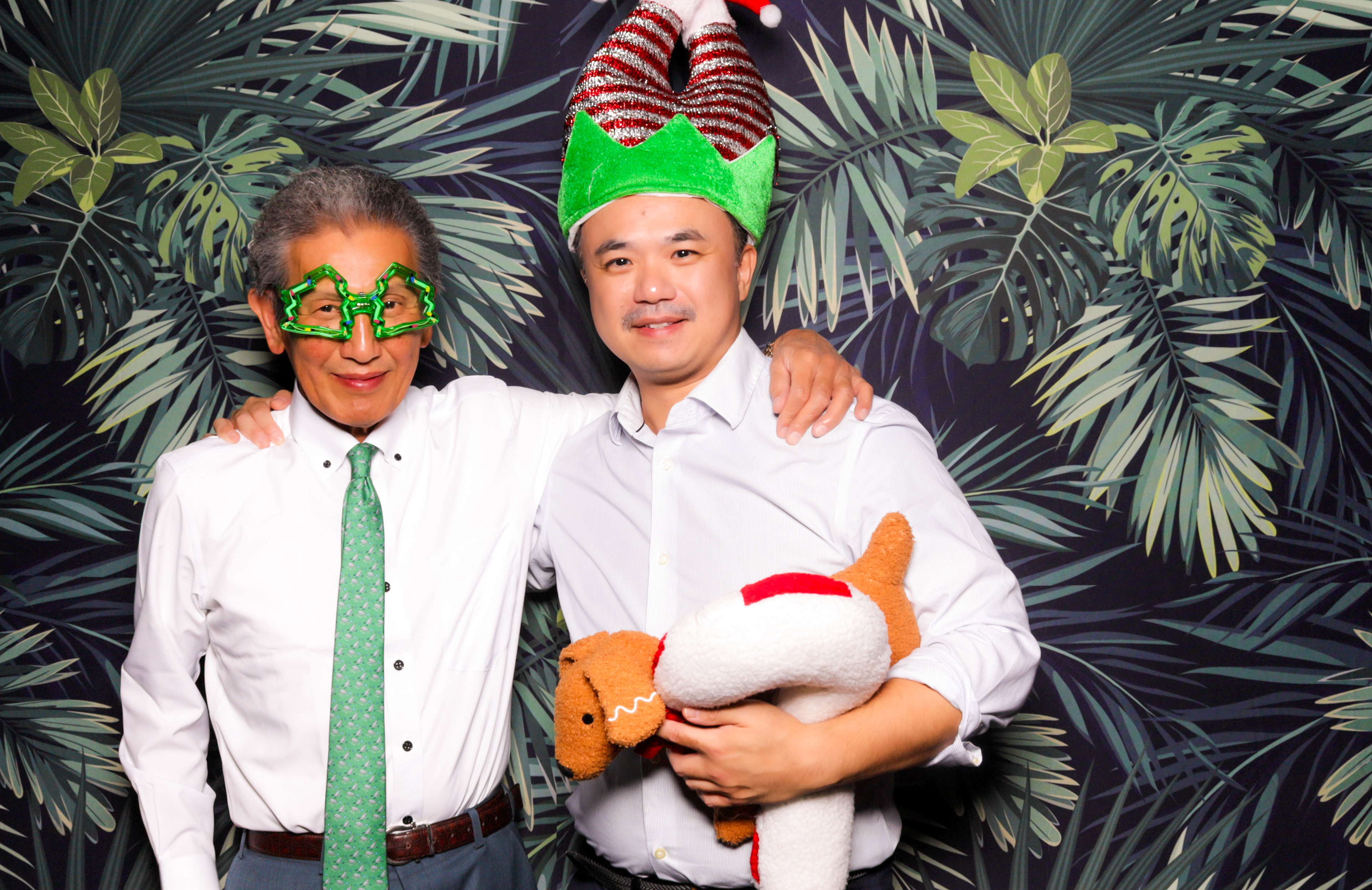 ID Tech Holiday Party | View more photos from the event at v1.boothgallery.com/u/PhabPhotobooth/ID-Tech-Holiday-Party