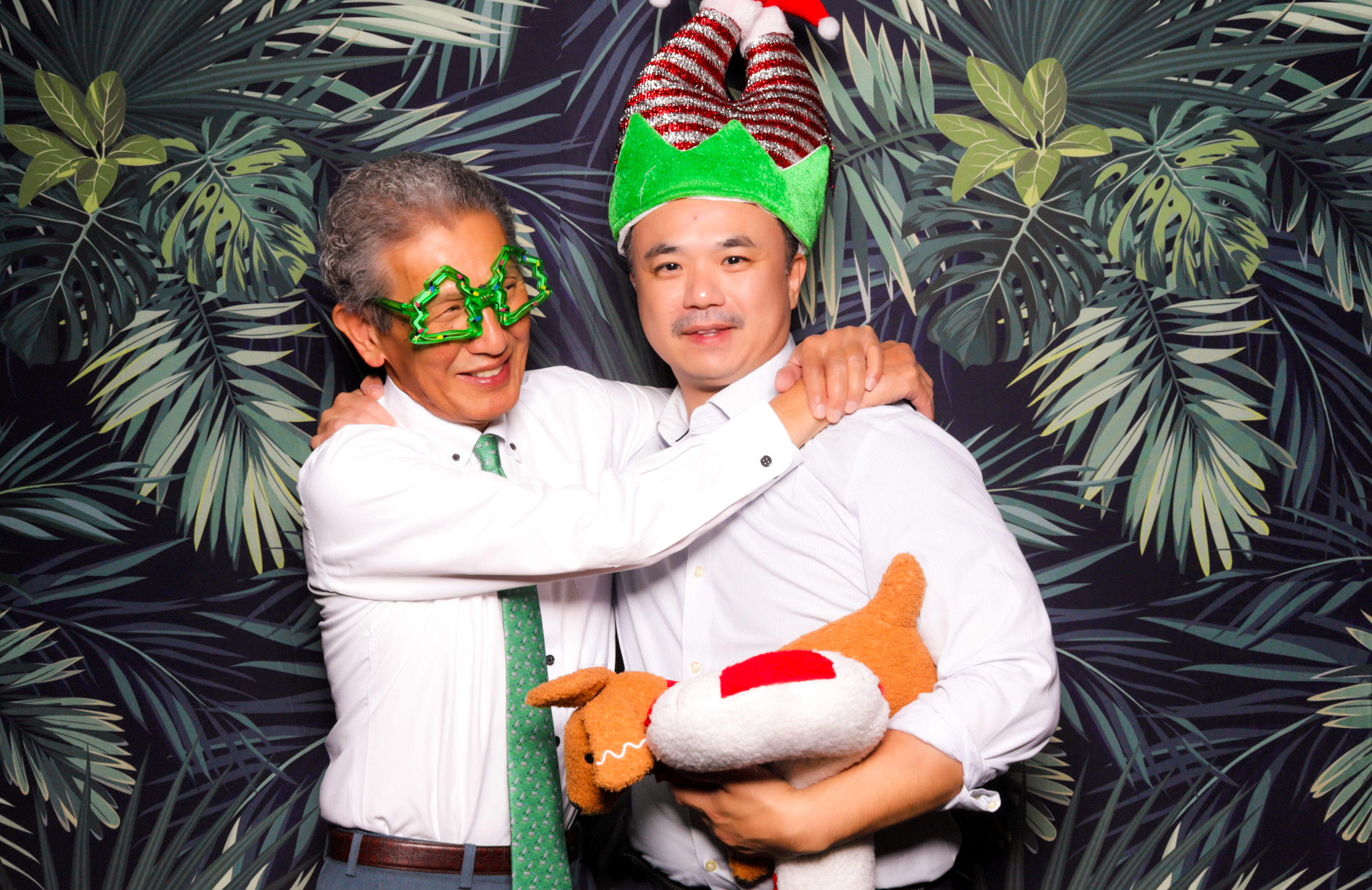 ID Tech Holiday Party | View more photos from the event at v1.boothgallery.com/u/PhabPhotobooth/ID-Tech-Holiday-Party