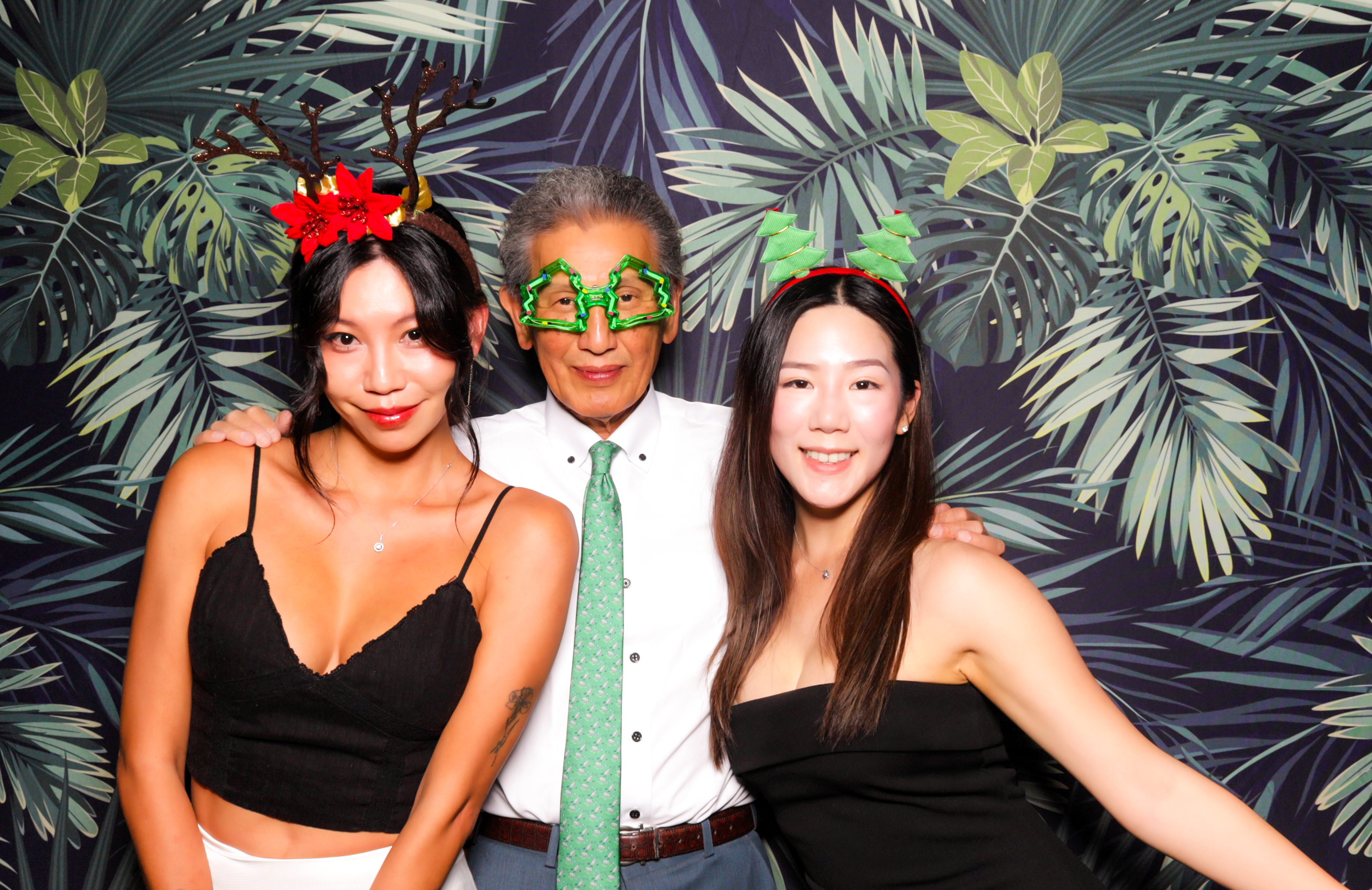 ID Tech Holiday Party | View more photos from the event at v1.boothgallery.com/u/PhabPhotobooth/ID-Tech-Holiday-Party