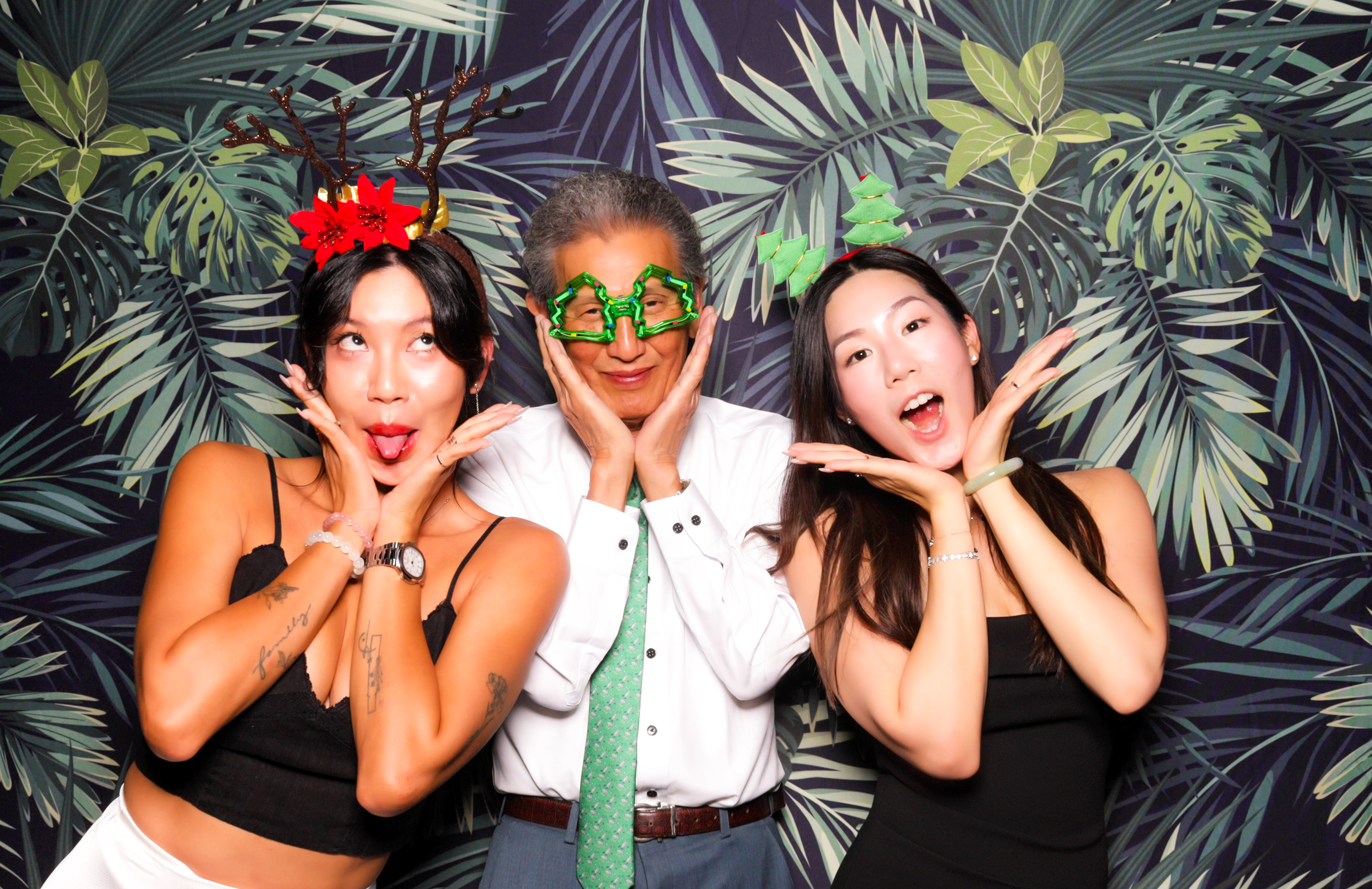 ID Tech Holiday Party | View more photos from the event at v1.boothgallery.com/u/PhabPhotobooth/ID-Tech-Holiday-Party