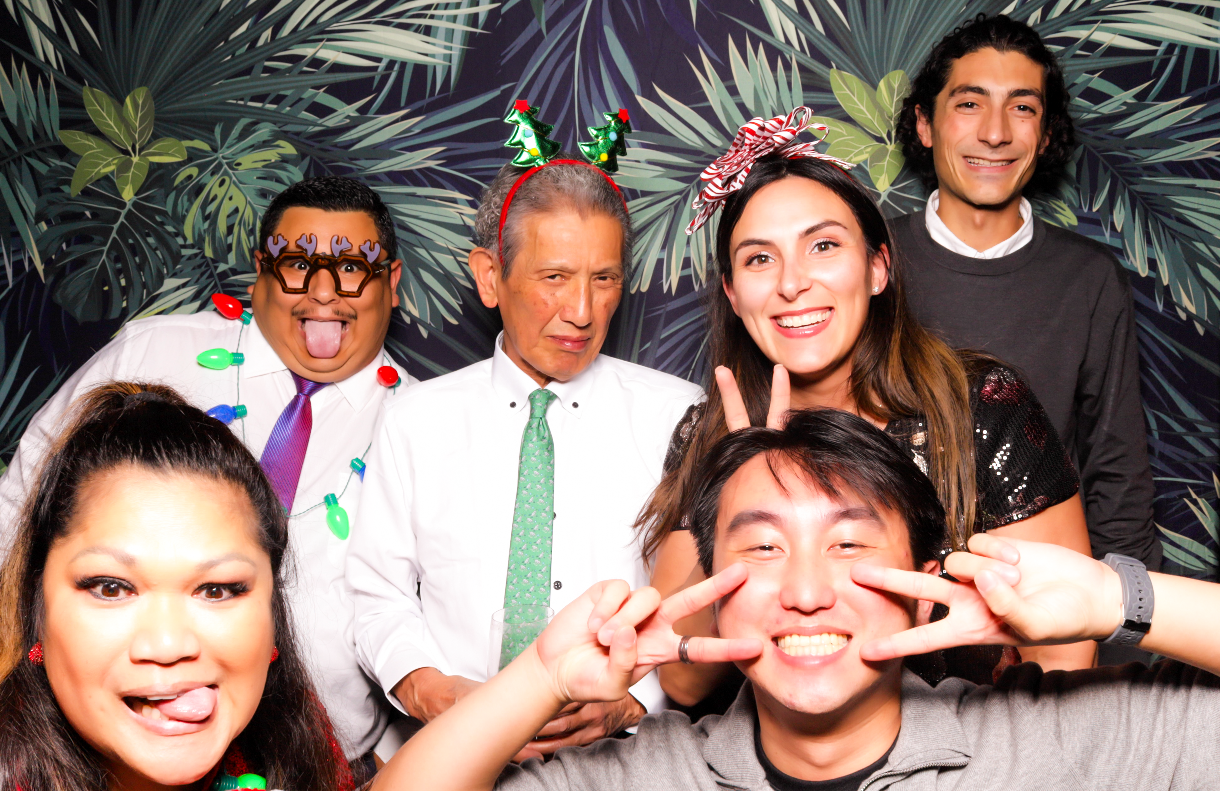 ID Tech Holiday Party | View more photos from the event at v1.boothgallery.com/u/PhabPhotobooth/ID-Tech-Holiday-Party