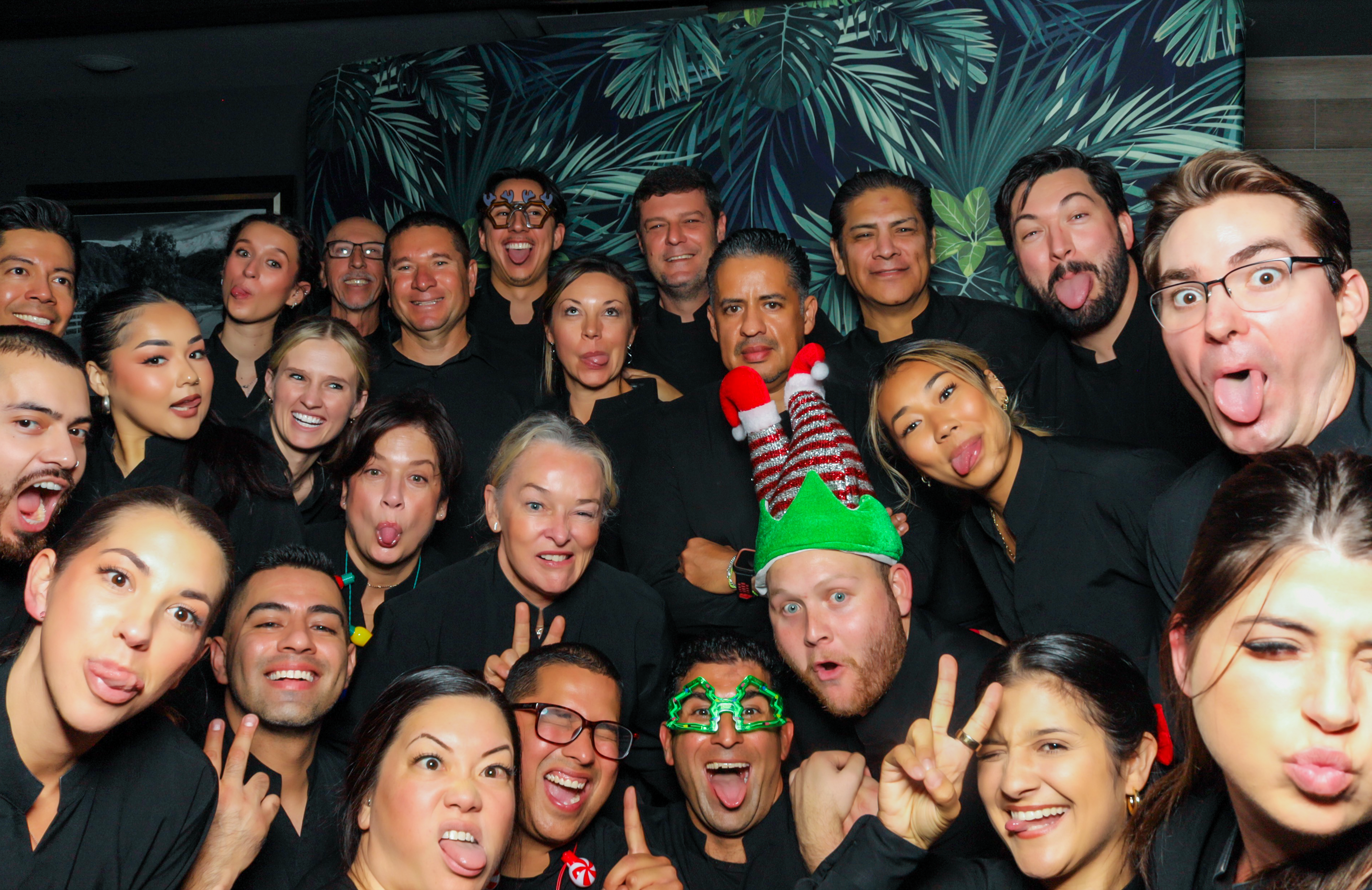 ID Tech Holiday Party | View more photos from the event at v1.boothgallery.com/u/PhabPhotobooth/ID-Tech-Holiday-Party