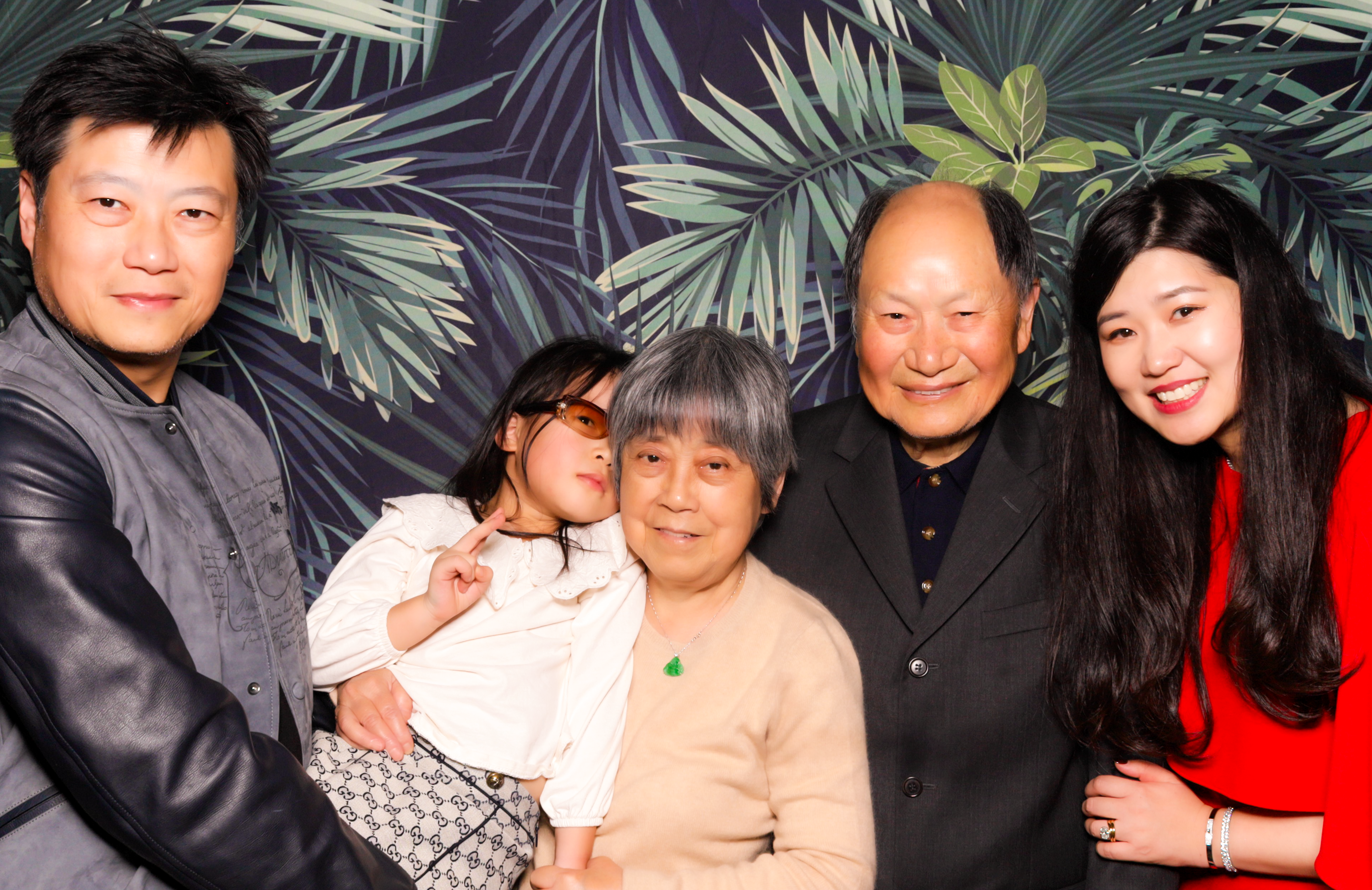 ID Tech Holiday Party | View more photos from the event at v1.boothgallery.com/u/PhabPhotobooth/ID-Tech-Holiday-Party