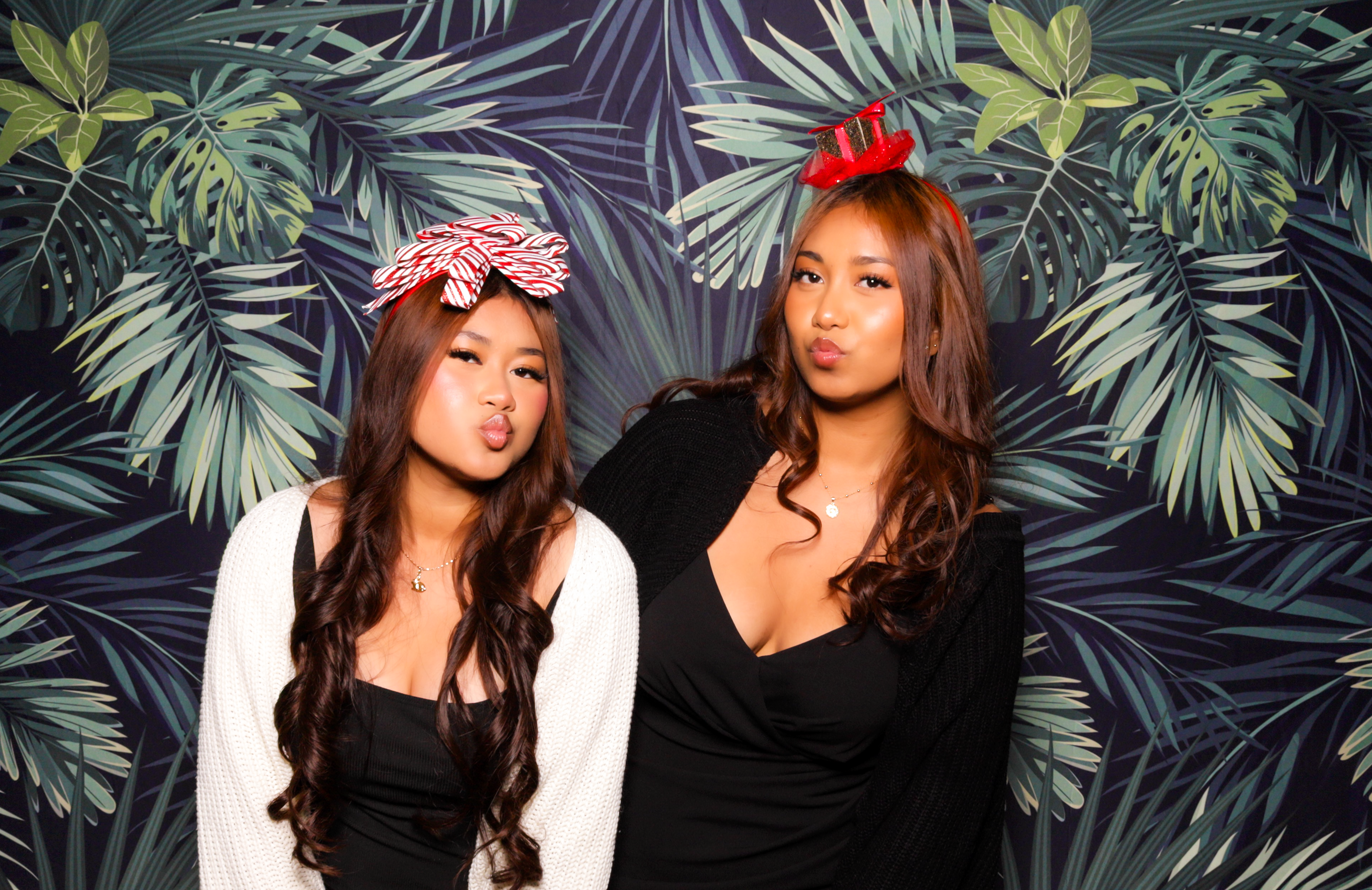 ID Tech Holiday Party | View more photos from the event at v1.boothgallery.com/u/PhabPhotobooth/ID-Tech-Holiday-Party