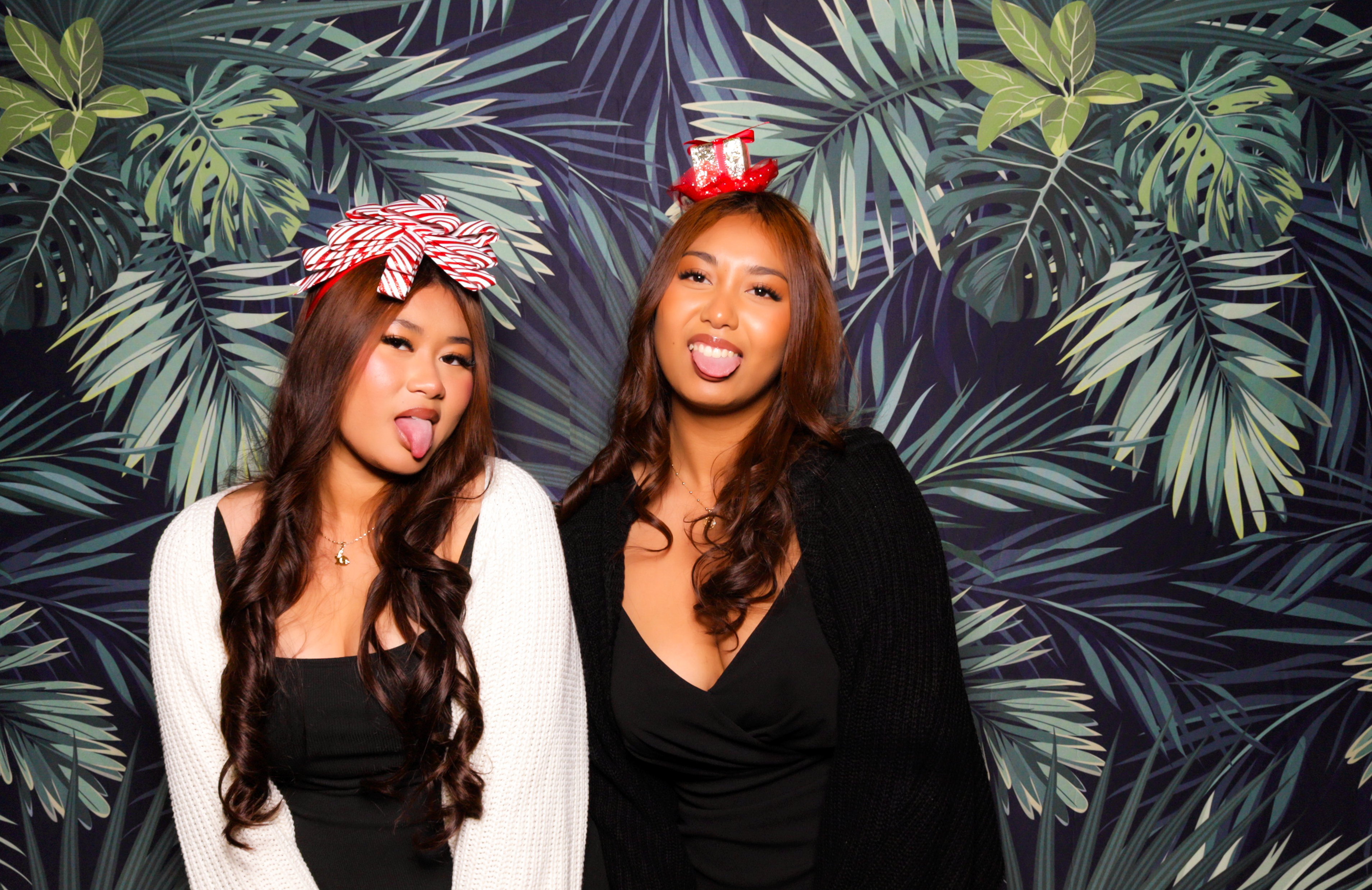 ID Tech Holiday Party | View more photos from the event at v1.boothgallery.com/u/PhabPhotobooth/ID-Tech-Holiday-Party