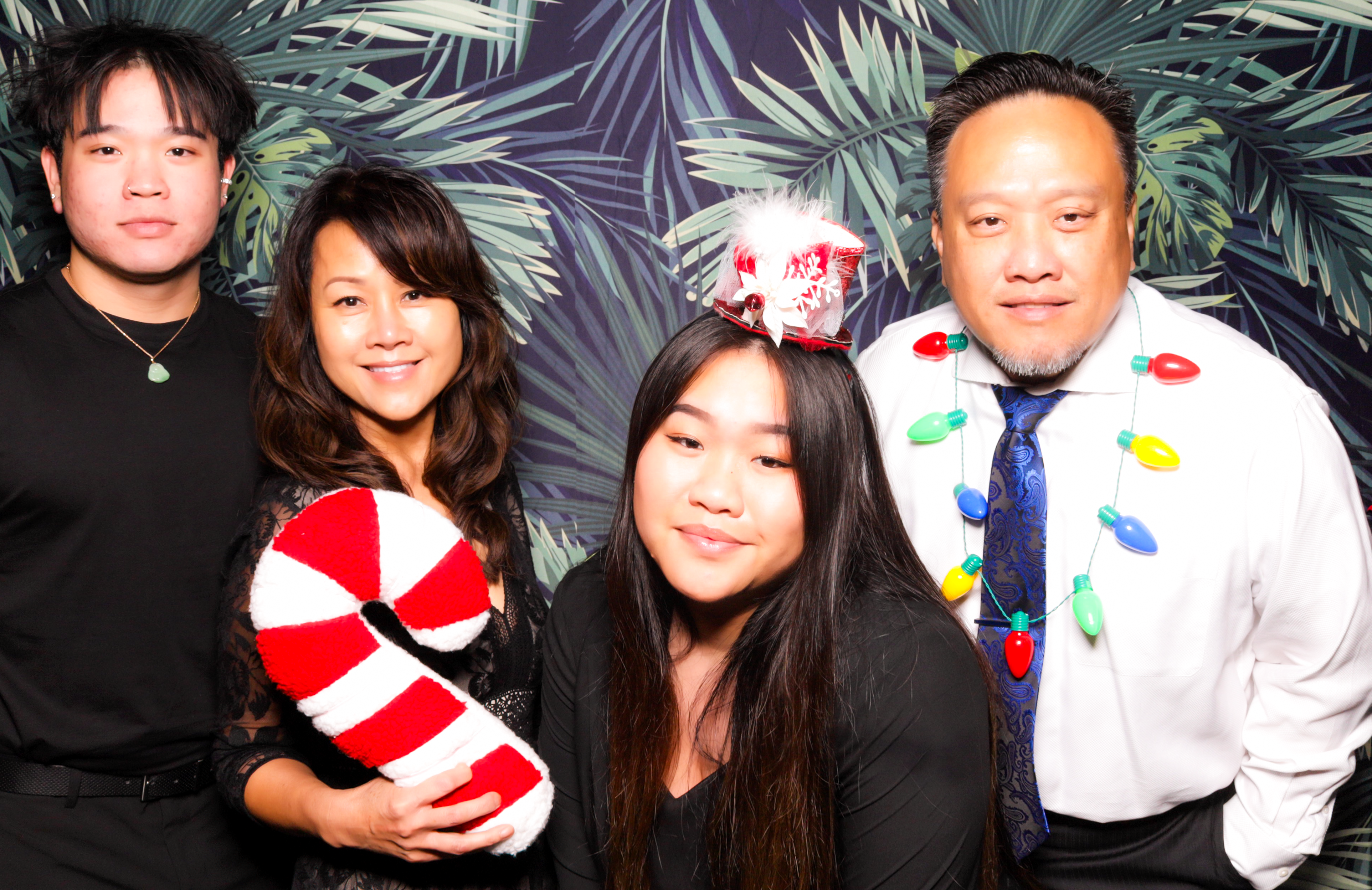 ID Tech Holiday Party | View more photos from the event at v1.boothgallery.com/u/PhabPhotobooth/ID-Tech-Holiday-Party