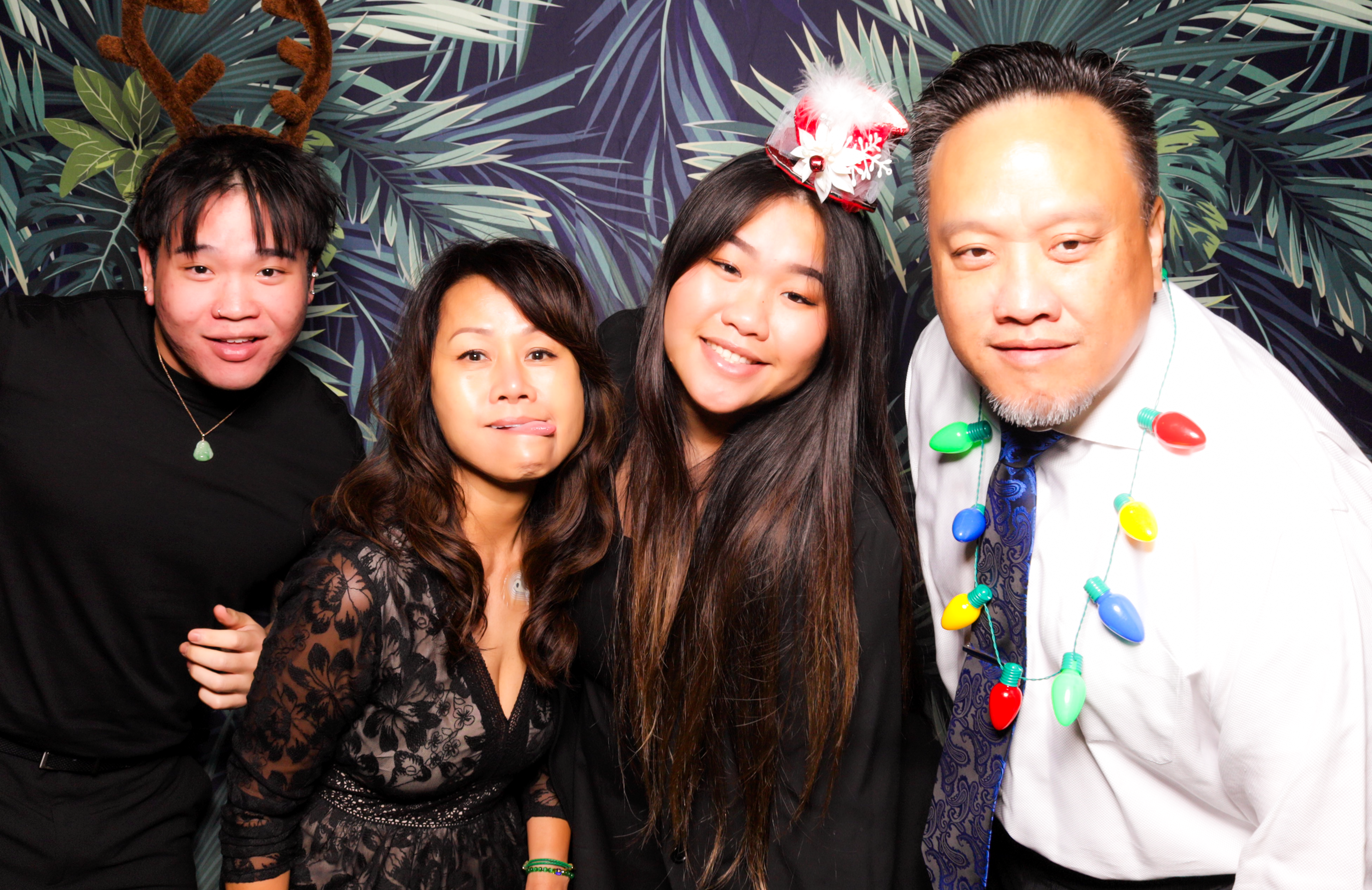 ID Tech Holiday Party | View more photos from the event at v1.boothgallery.com/u/PhabPhotobooth/ID-Tech-Holiday-Party