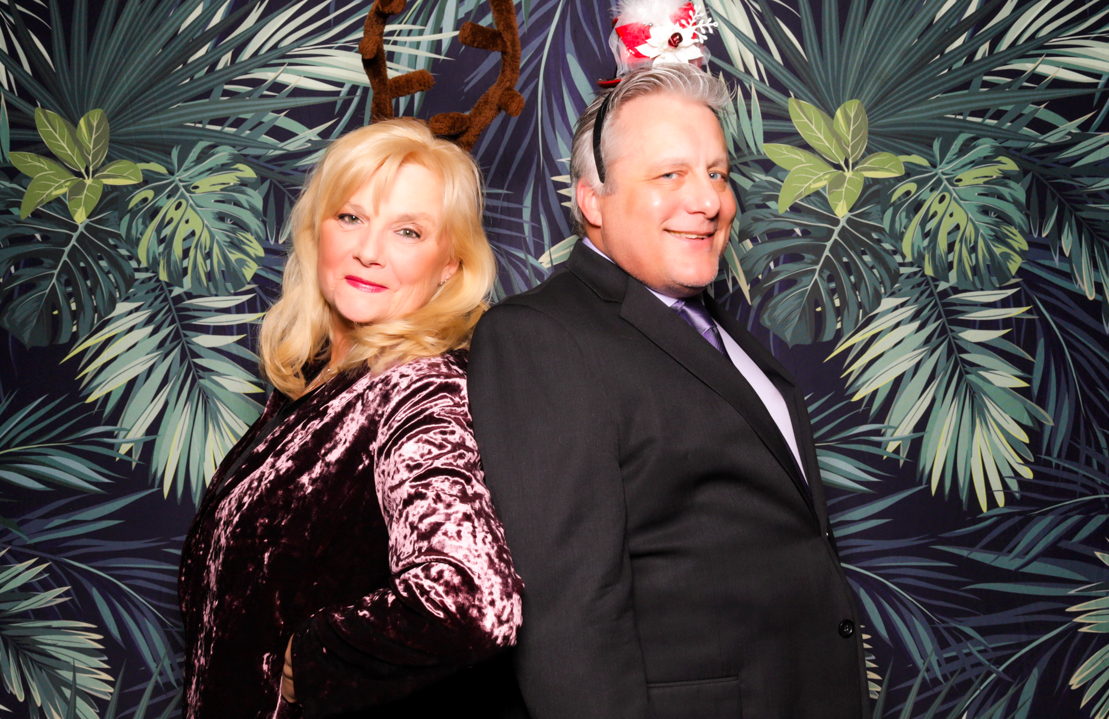 ID Tech Holiday Party | View more photos from the event at v1.boothgallery.com/u/PhabPhotobooth/ID-Tech-Holiday-Party