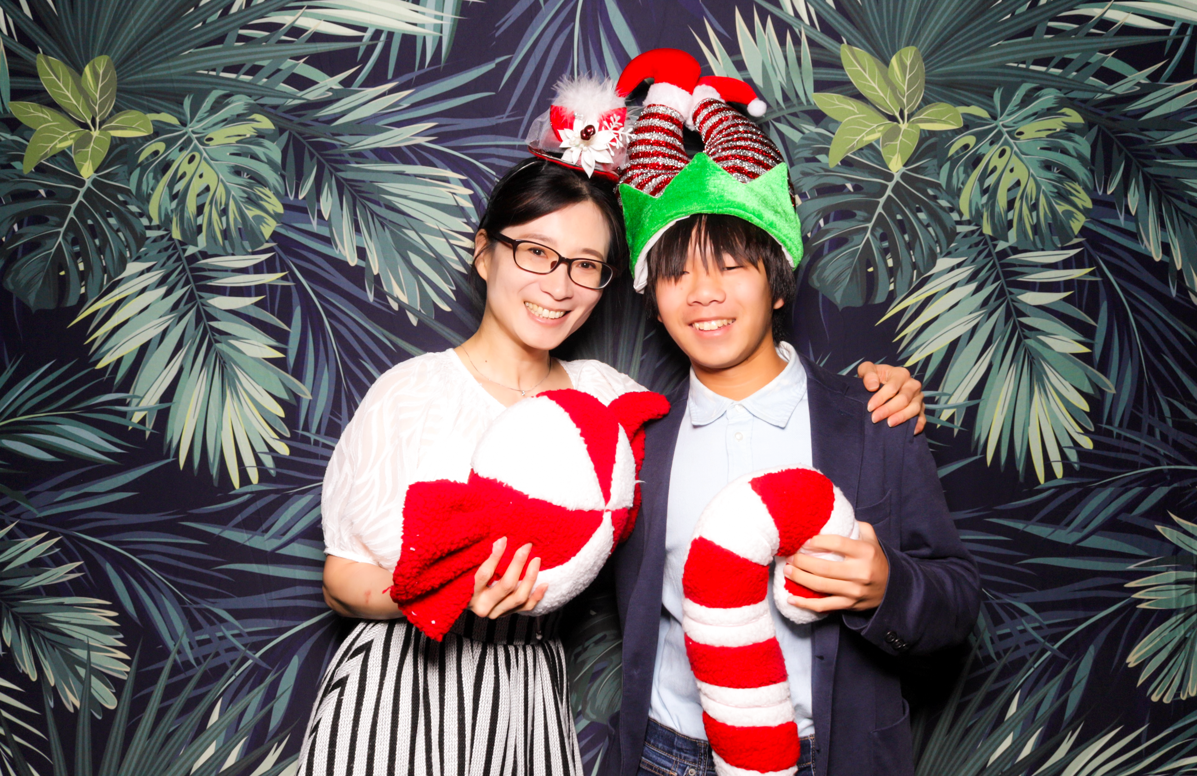 ID Tech Holiday Party | View more photos from the event at v1.boothgallery.com/u/PhabPhotobooth/ID-Tech-Holiday-Party