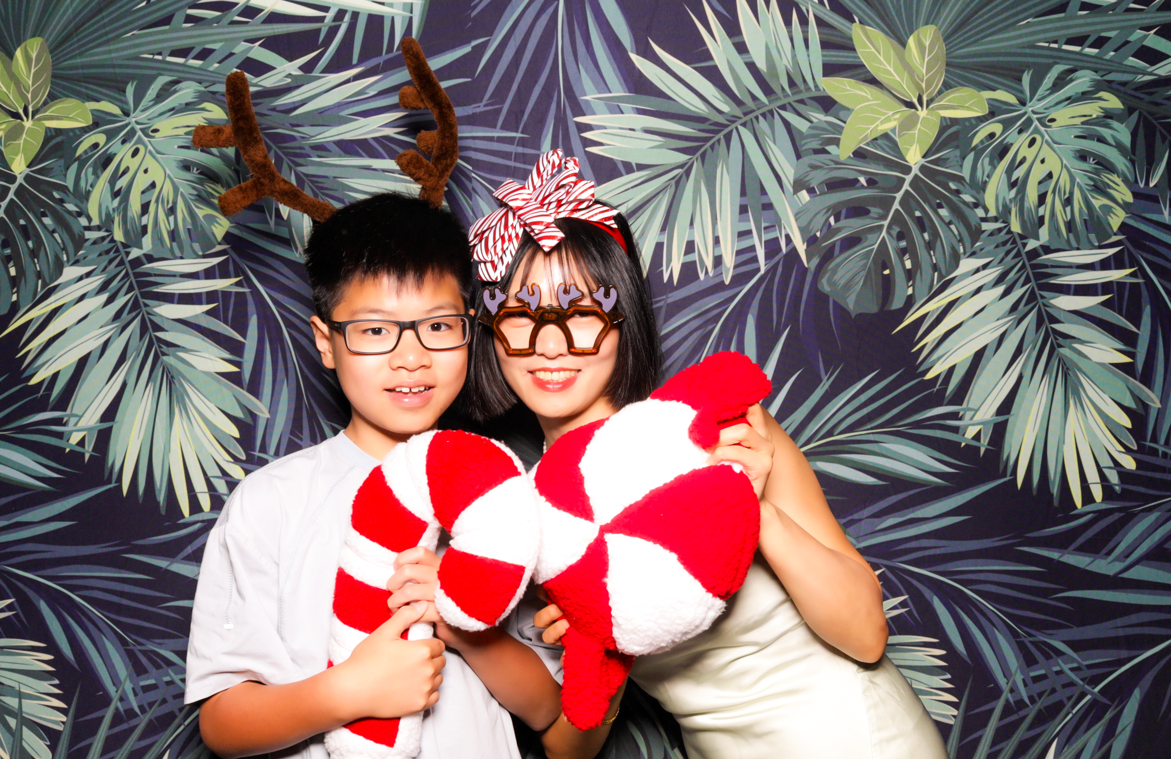 ID Tech Holiday Party | View more photos from the event at v1.boothgallery.com/u/PhabPhotobooth/ID-Tech-Holiday-Party