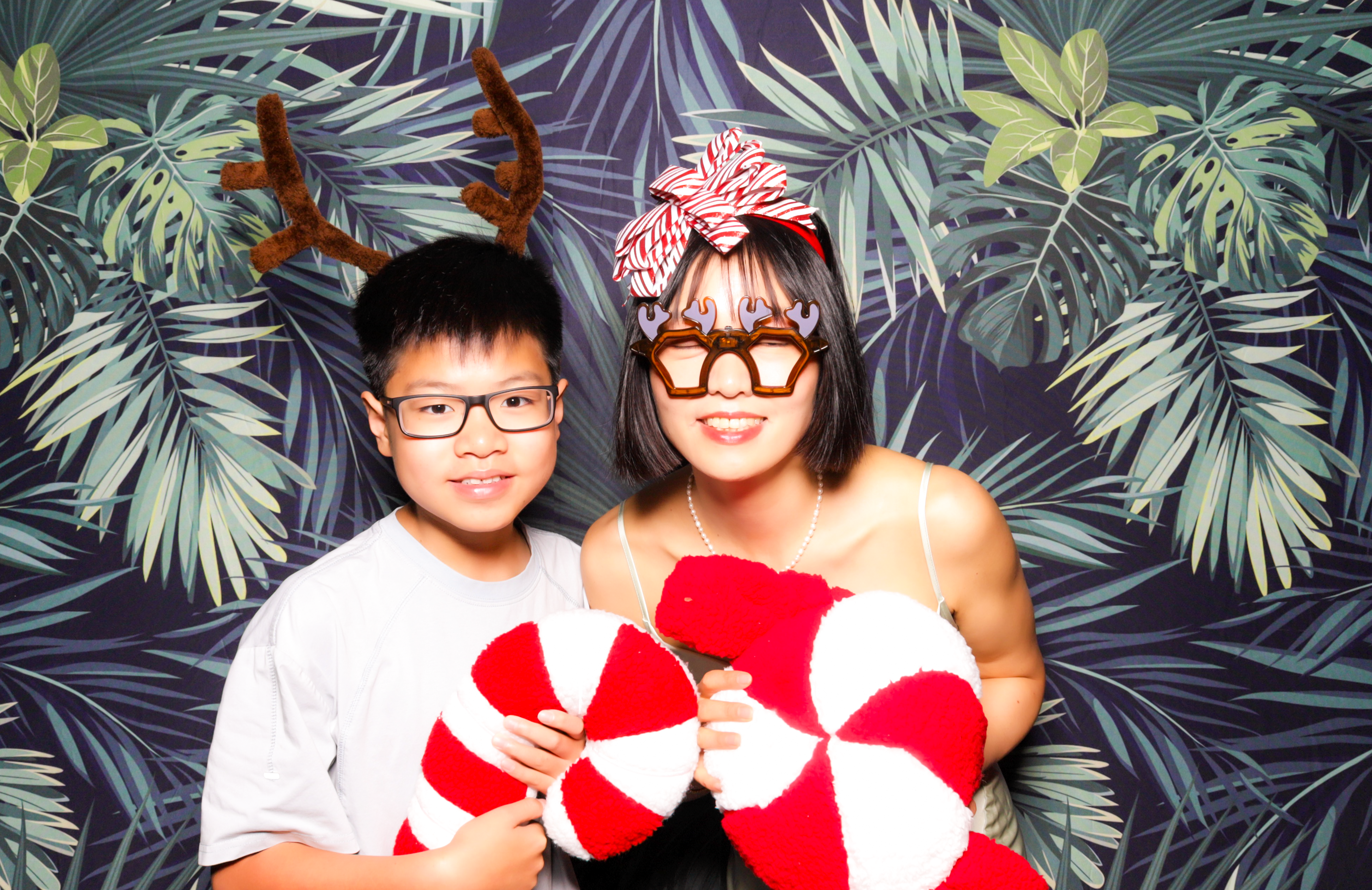 ID Tech Holiday Party | View more photos from the event at v1.boothgallery.com/u/PhabPhotobooth/ID-Tech-Holiday-Party