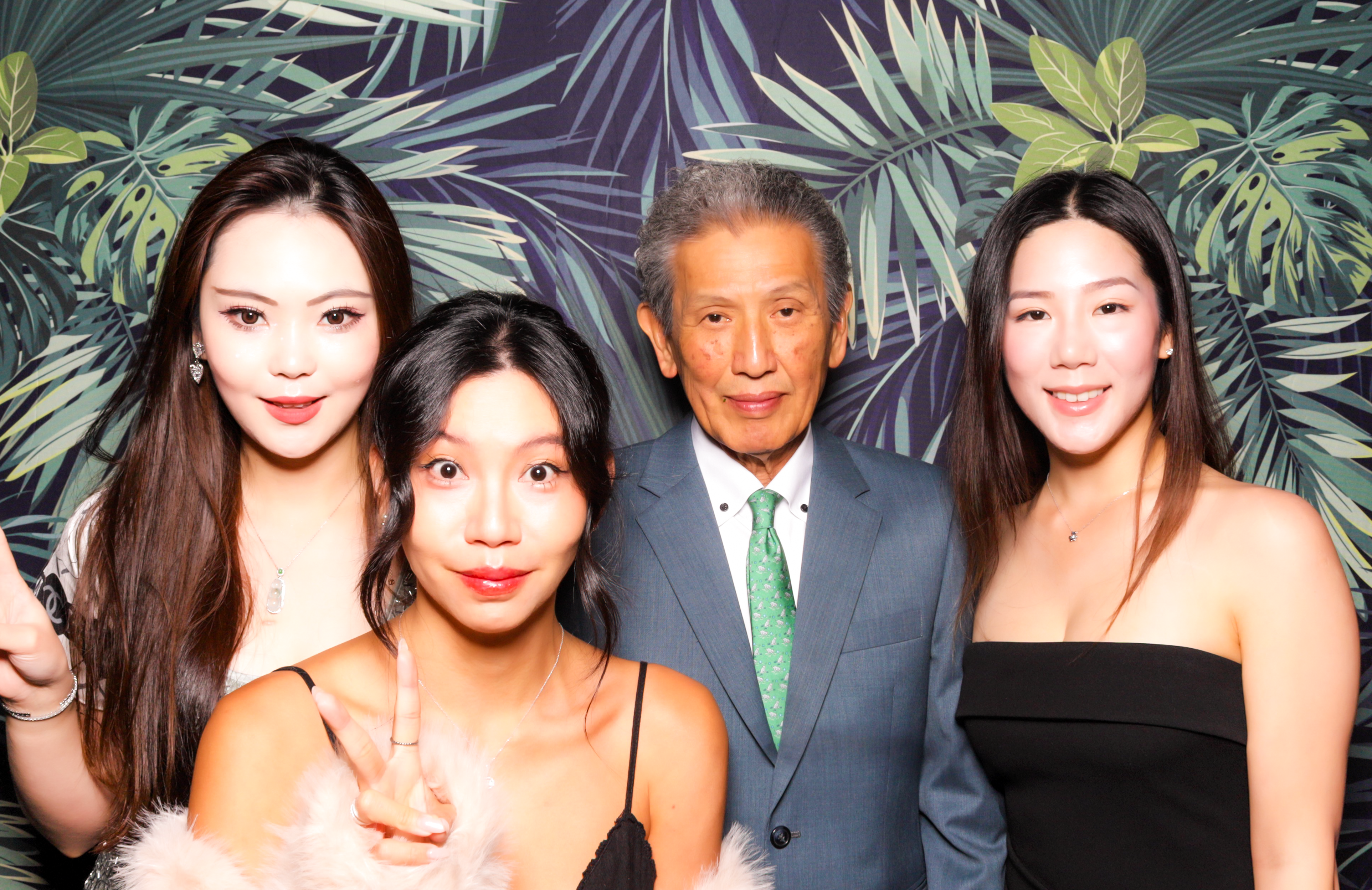 ID Tech Holiday Party | View more photos from the event at v1.boothgallery.com/u/PhabPhotobooth/ID-Tech-Holiday-Party