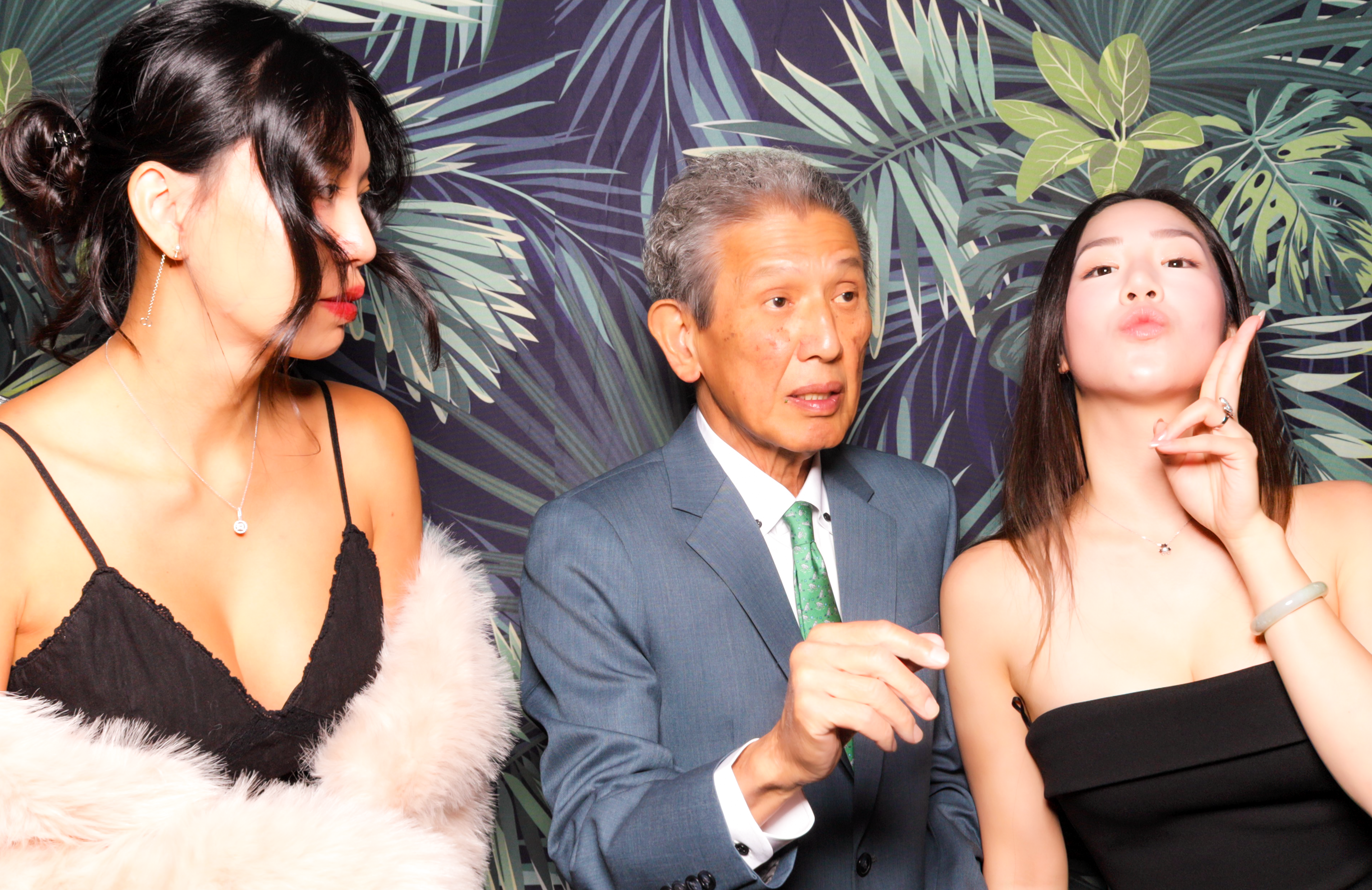 ID Tech Holiday Party | View more photos from the event at v1.boothgallery.com/u/PhabPhotobooth/ID-Tech-Holiday-Party