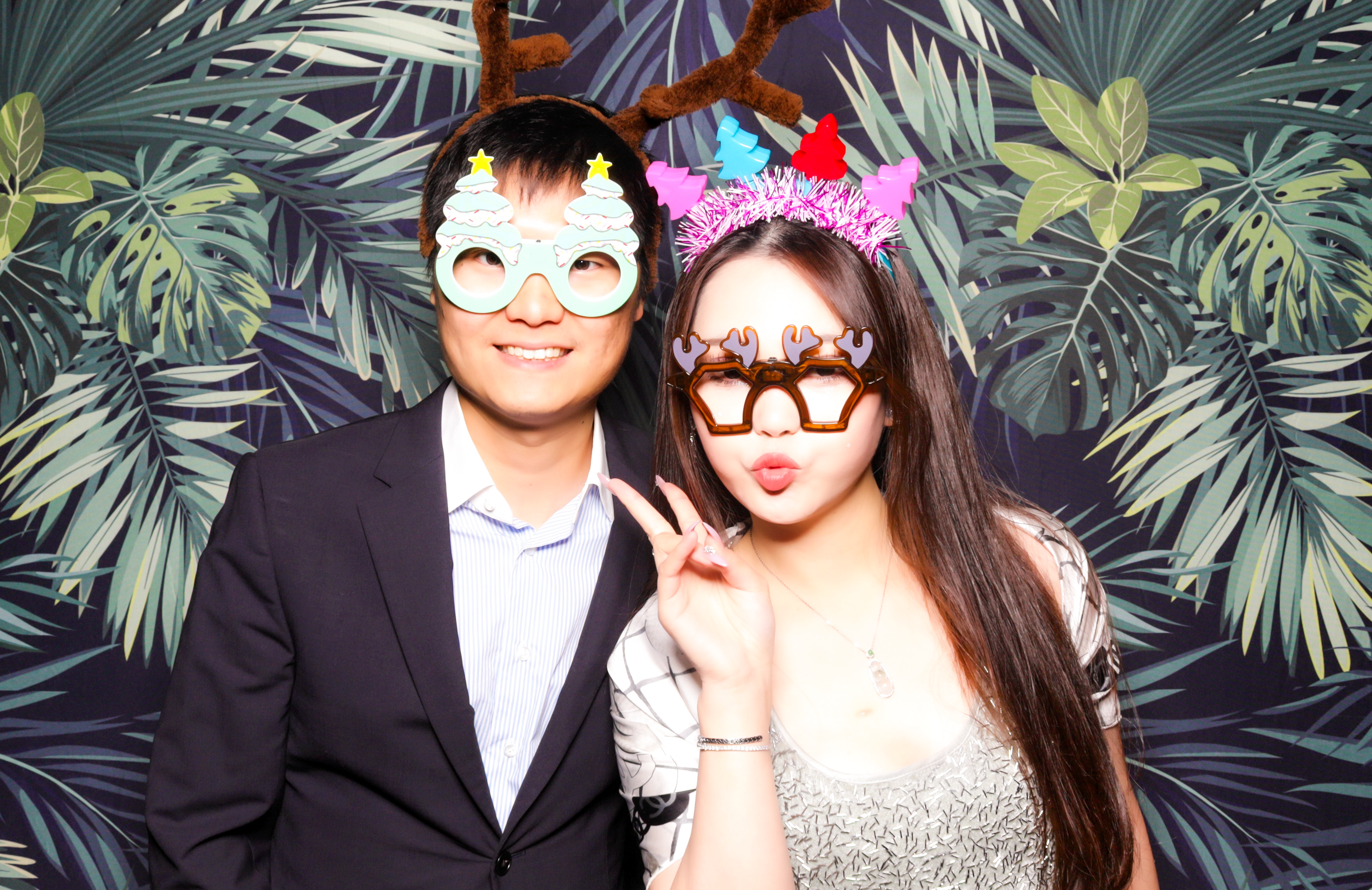 ID Tech Holiday Party | View more photos from the event at v1.boothgallery.com/u/PhabPhotobooth/ID-Tech-Holiday-Party