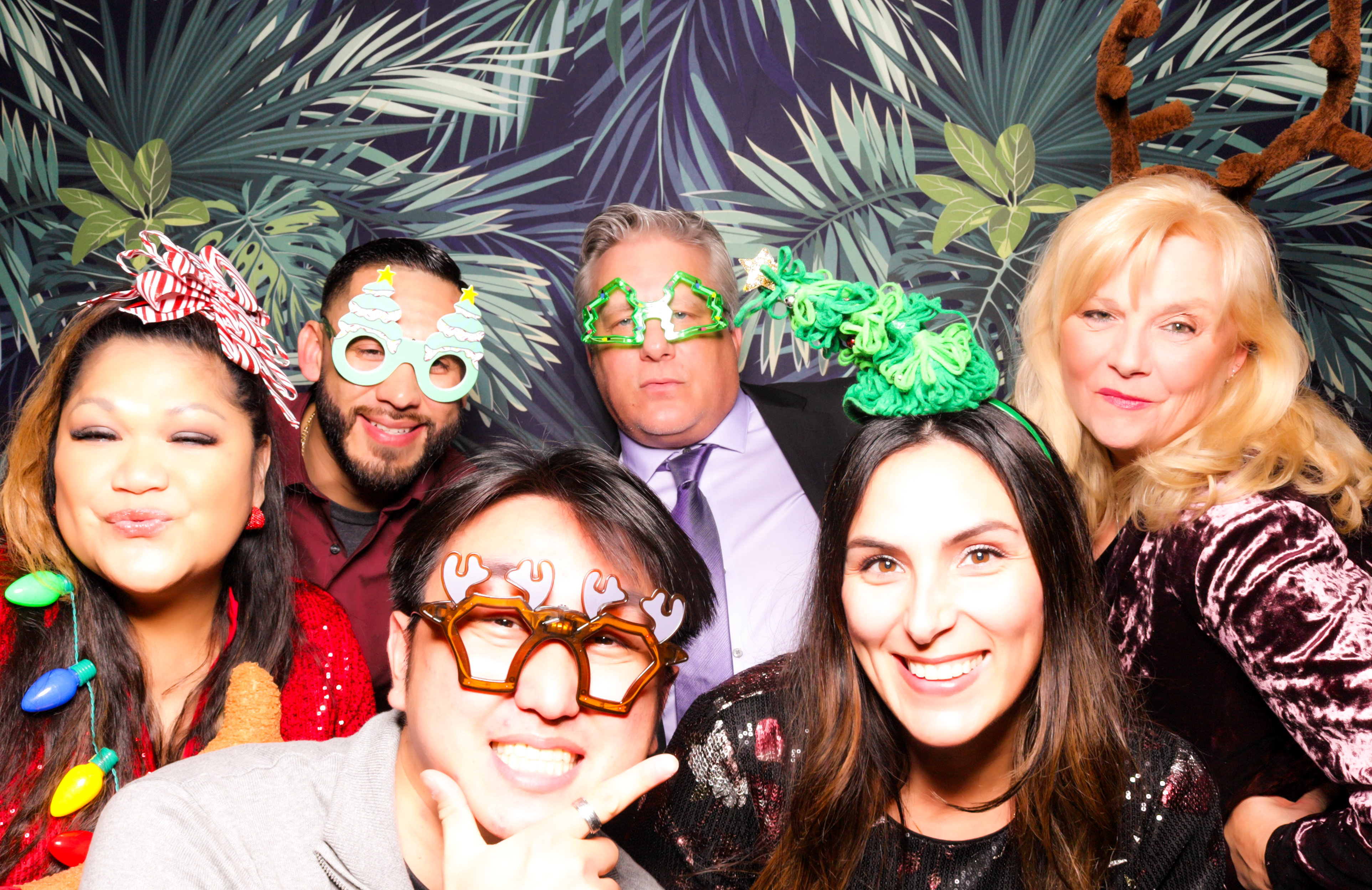 ID Tech Holiday Party | View more photos from the event at v1.boothgallery.com/u/PhabPhotobooth/ID-Tech-Holiday-Party