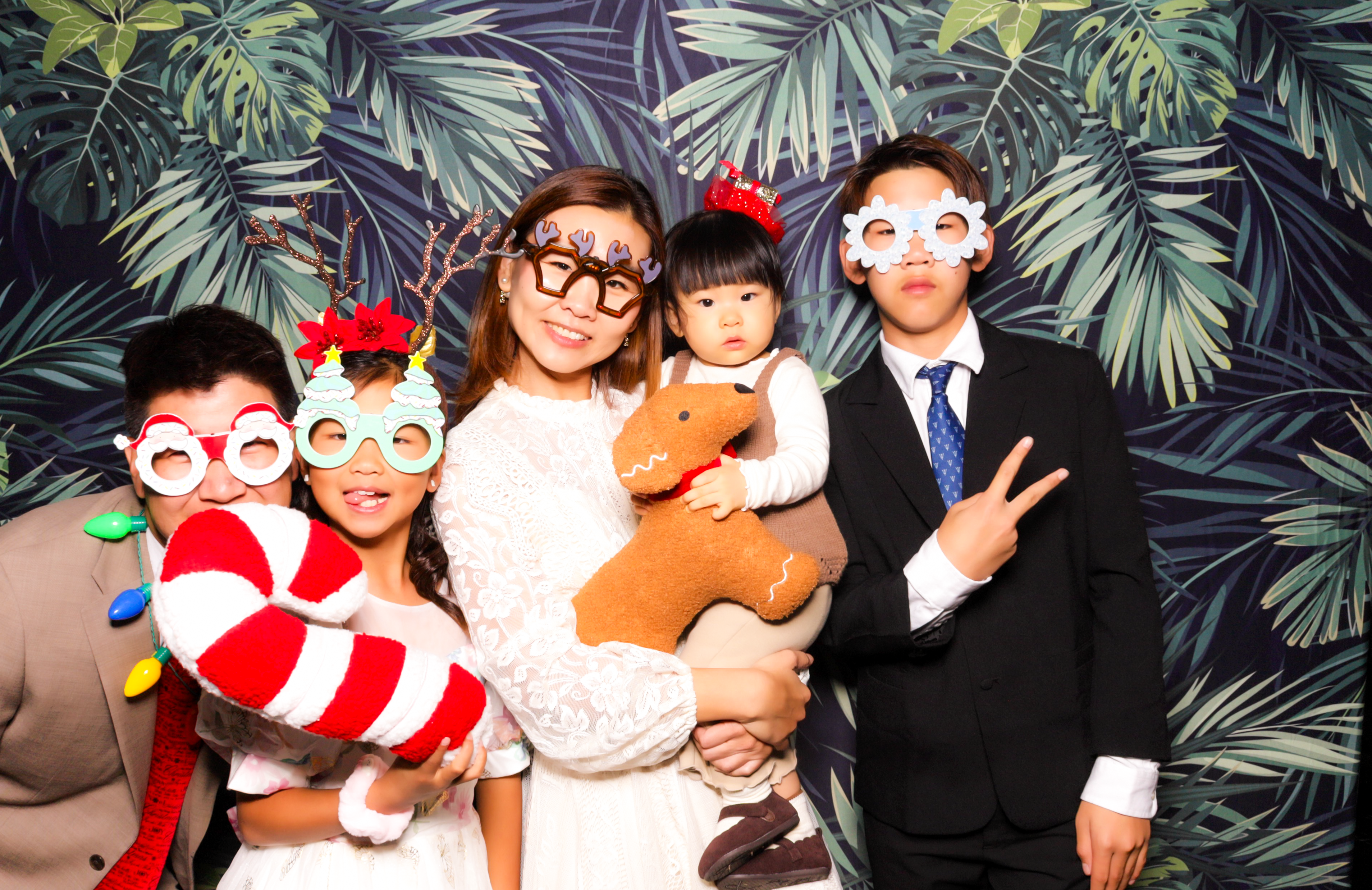 ID Tech Holiday Party | View more photos from the event at v1.boothgallery.com/u/PhabPhotobooth/ID-Tech-Holiday-Party