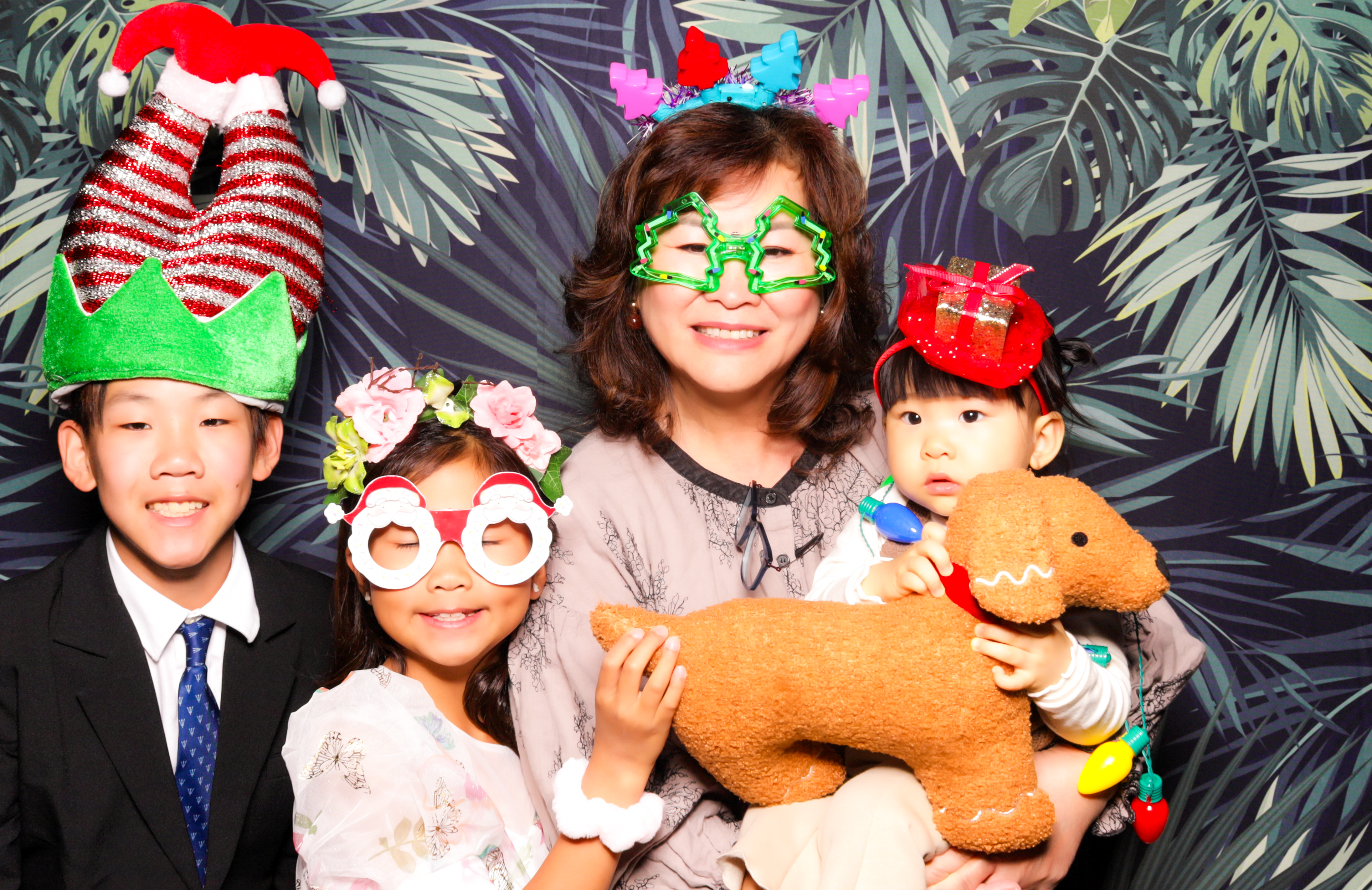 ID Tech Holiday Party | View more photos from the event at v1.boothgallery.com/u/PhabPhotobooth/ID-Tech-Holiday-Party