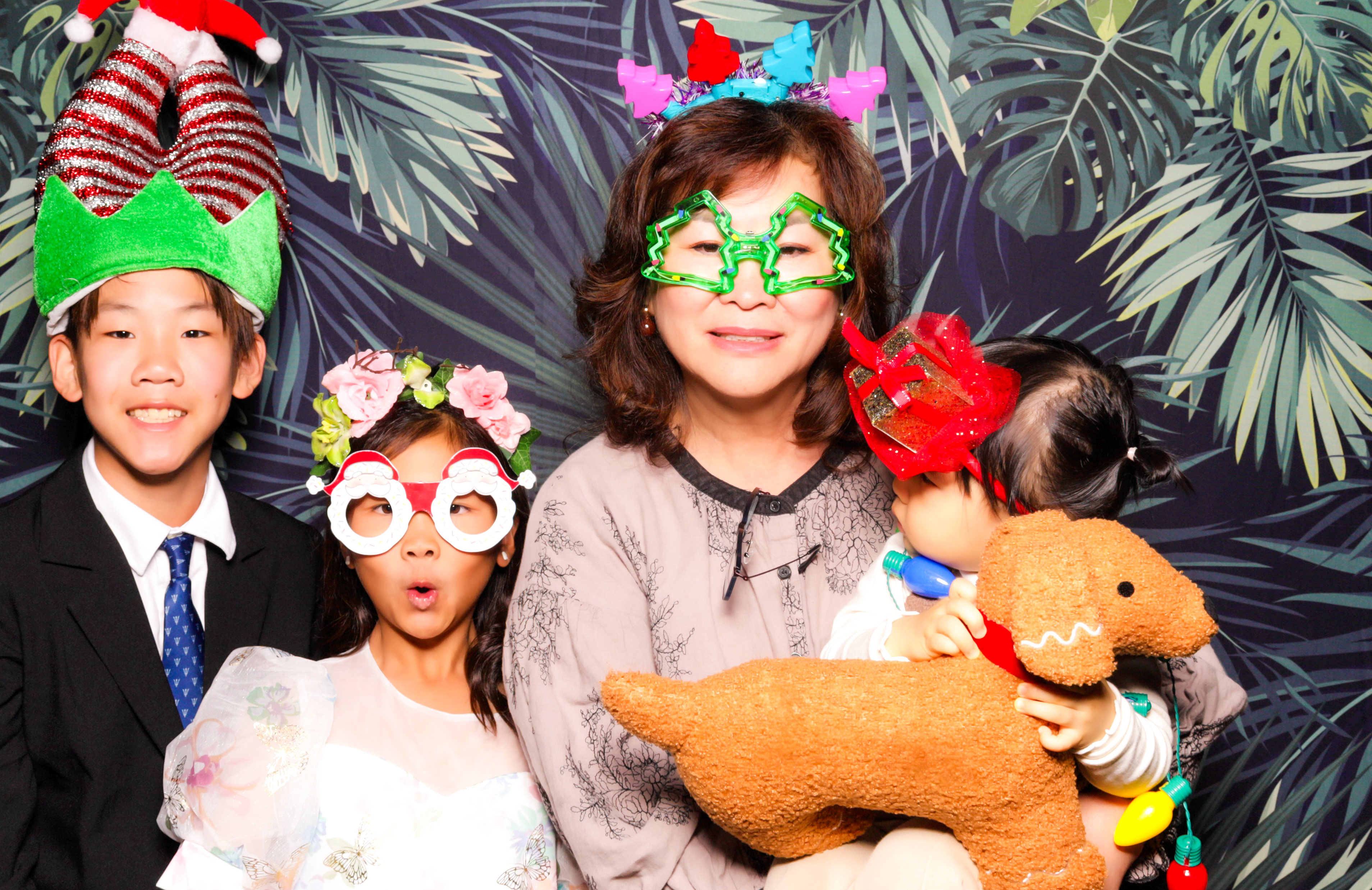 ID Tech Holiday Party | View more photos from the event at v1.boothgallery.com/u/PhabPhotobooth/ID-Tech-Holiday-Party