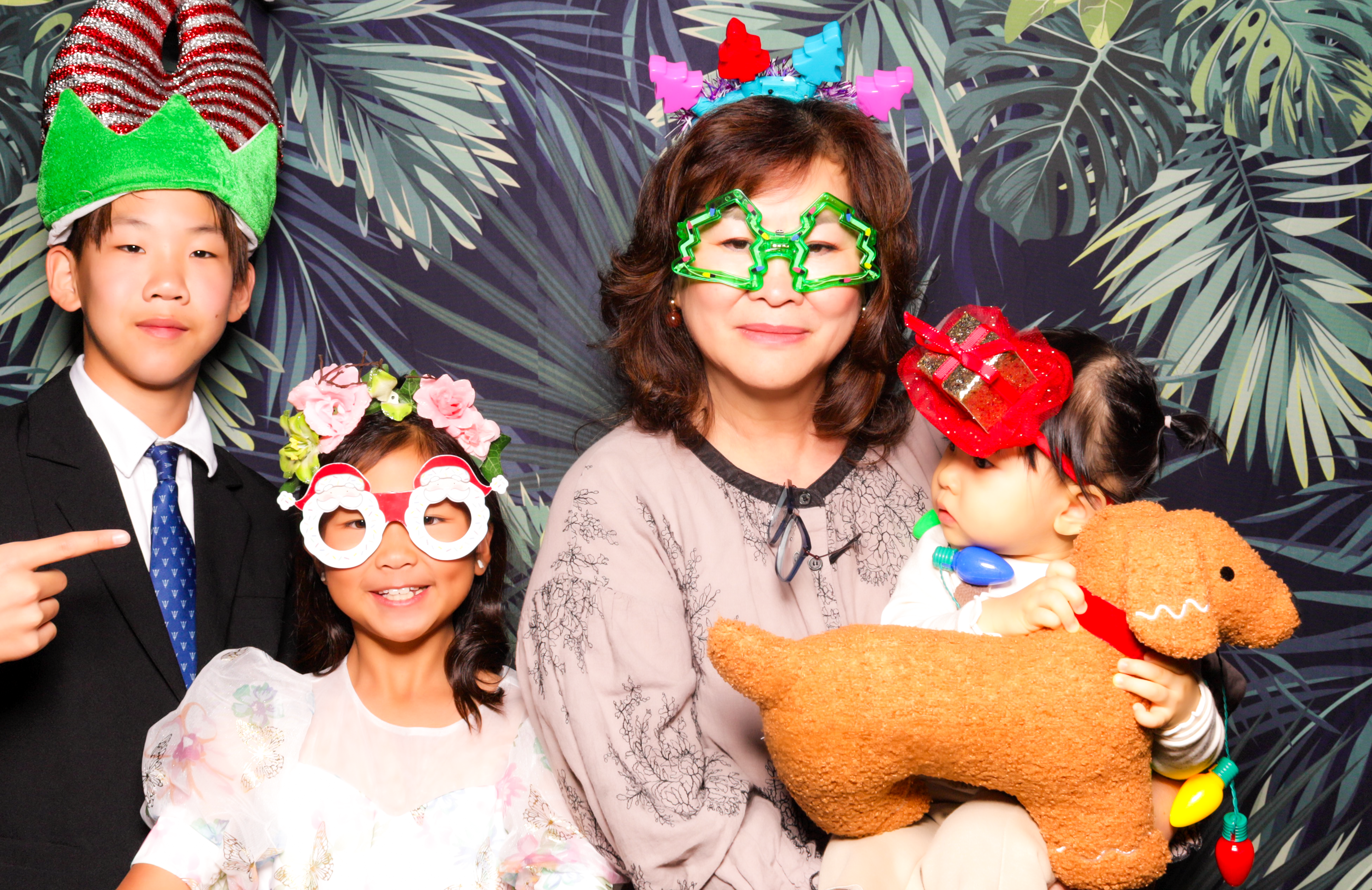 ID Tech Holiday Party | View more photos from the event at v1.boothgallery.com/u/PhabPhotobooth/ID-Tech-Holiday-Party