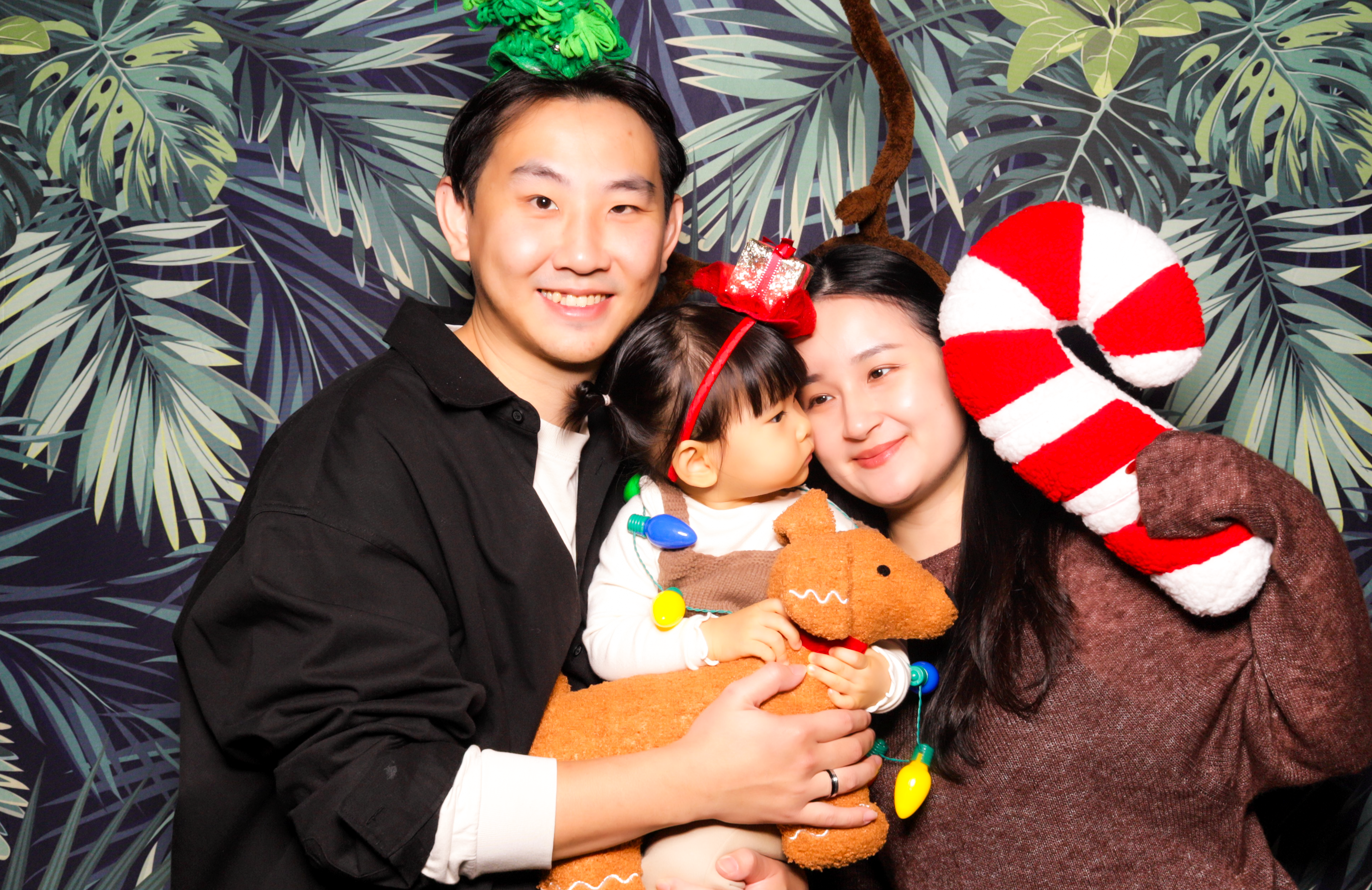 ID Tech Holiday Party | View more photos from the event at v1.boothgallery.com/u/PhabPhotobooth/ID-Tech-Holiday-Party