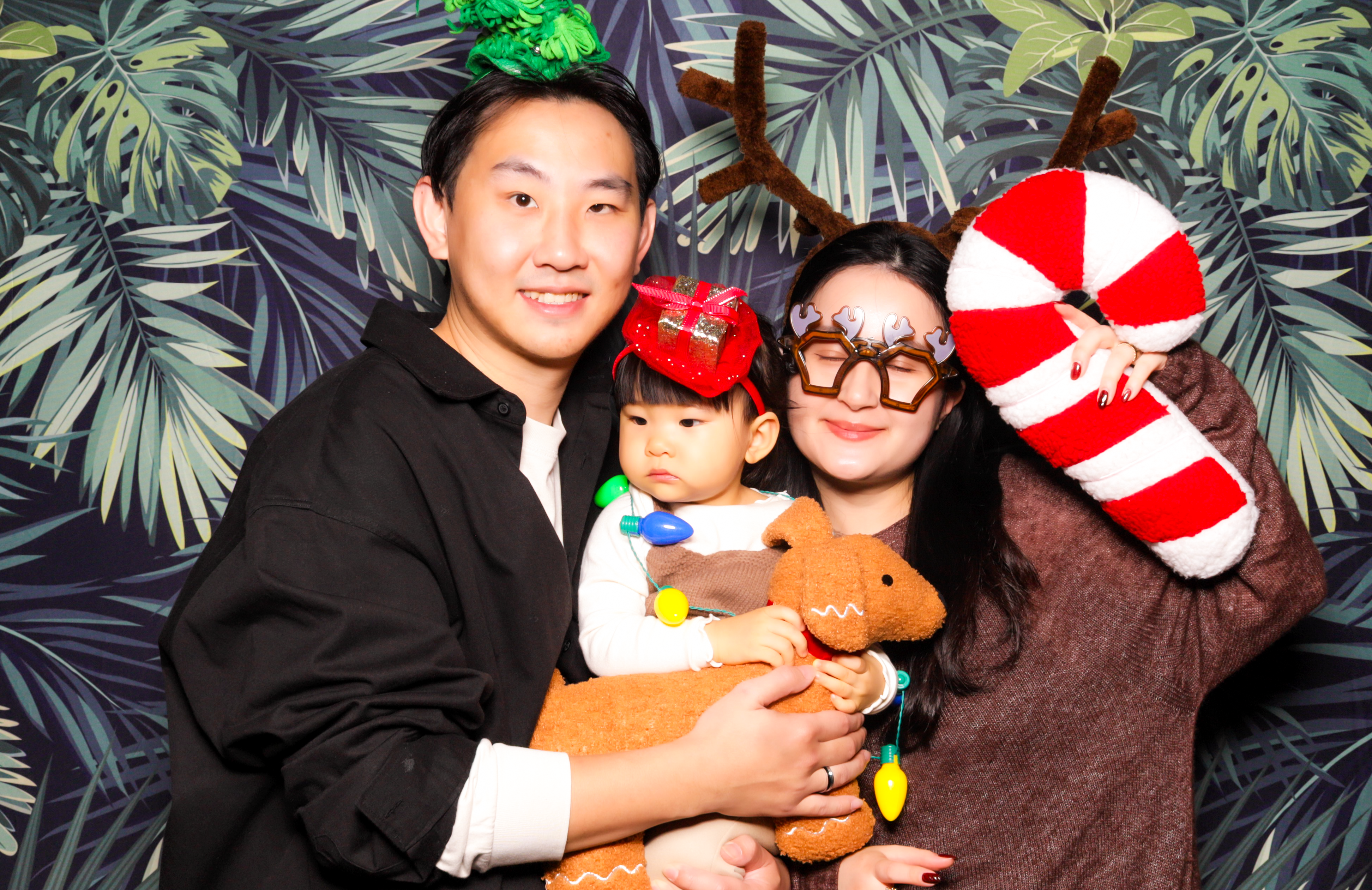 ID Tech Holiday Party | View more photos from the event at v1.boothgallery.com/u/PhabPhotobooth/ID-Tech-Holiday-Party