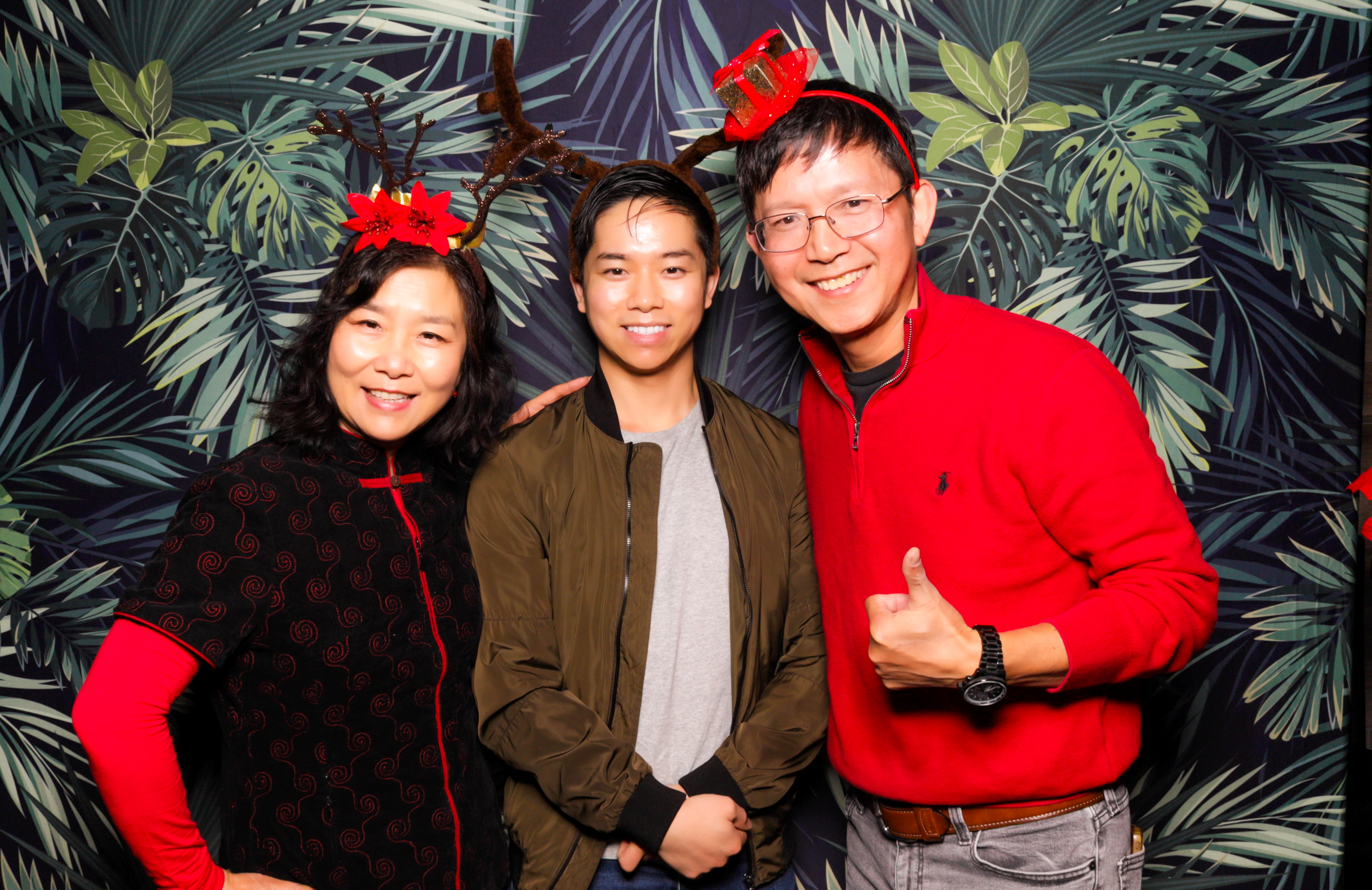 ID Tech Holiday Party | View more photos from the event at v1.boothgallery.com/u/PhabPhotobooth/ID-Tech-Holiday-Party