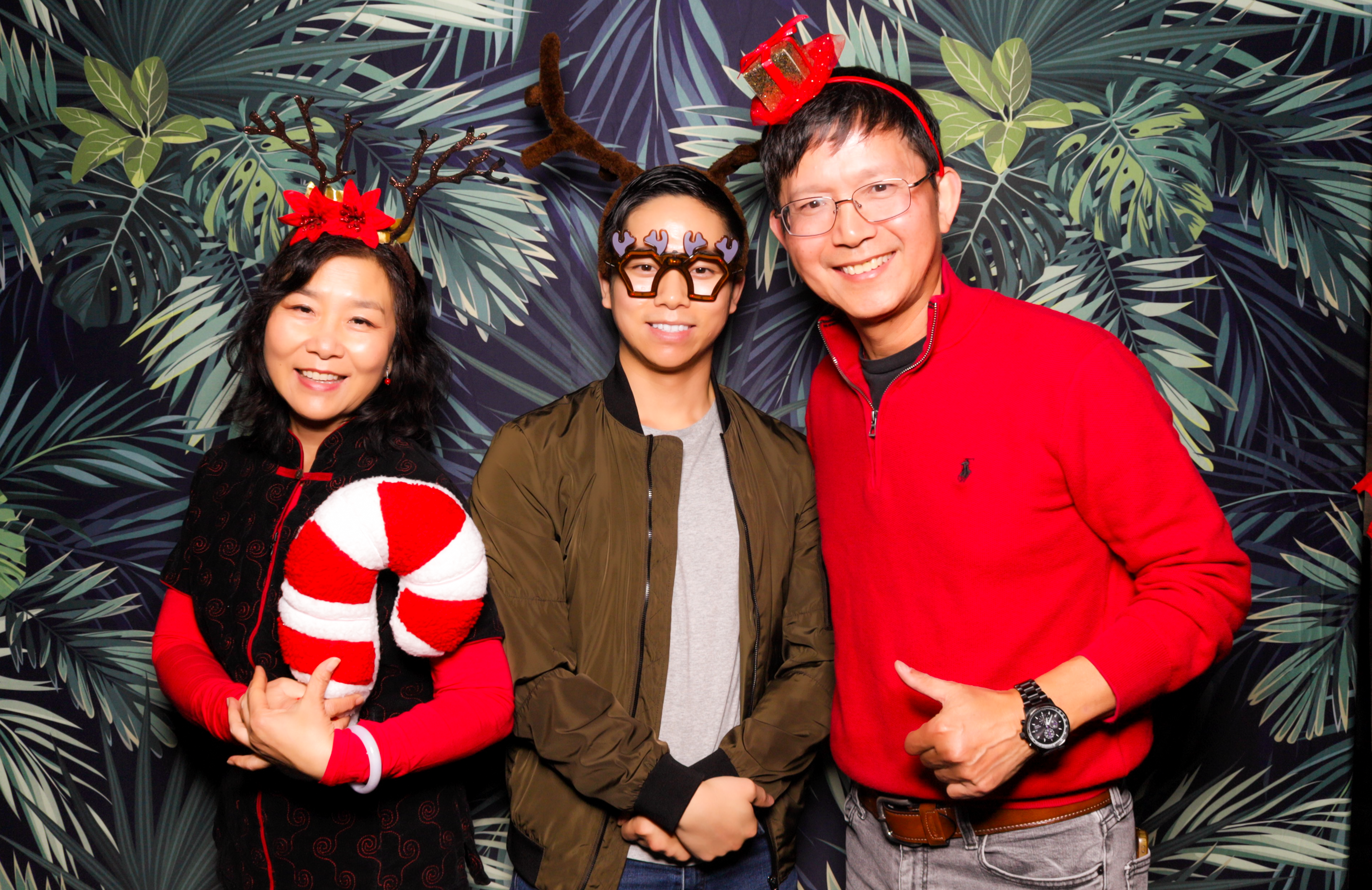 ID Tech Holiday Party | View more photos from the event at v1.boothgallery.com/u/PhabPhotobooth/ID-Tech-Holiday-Party