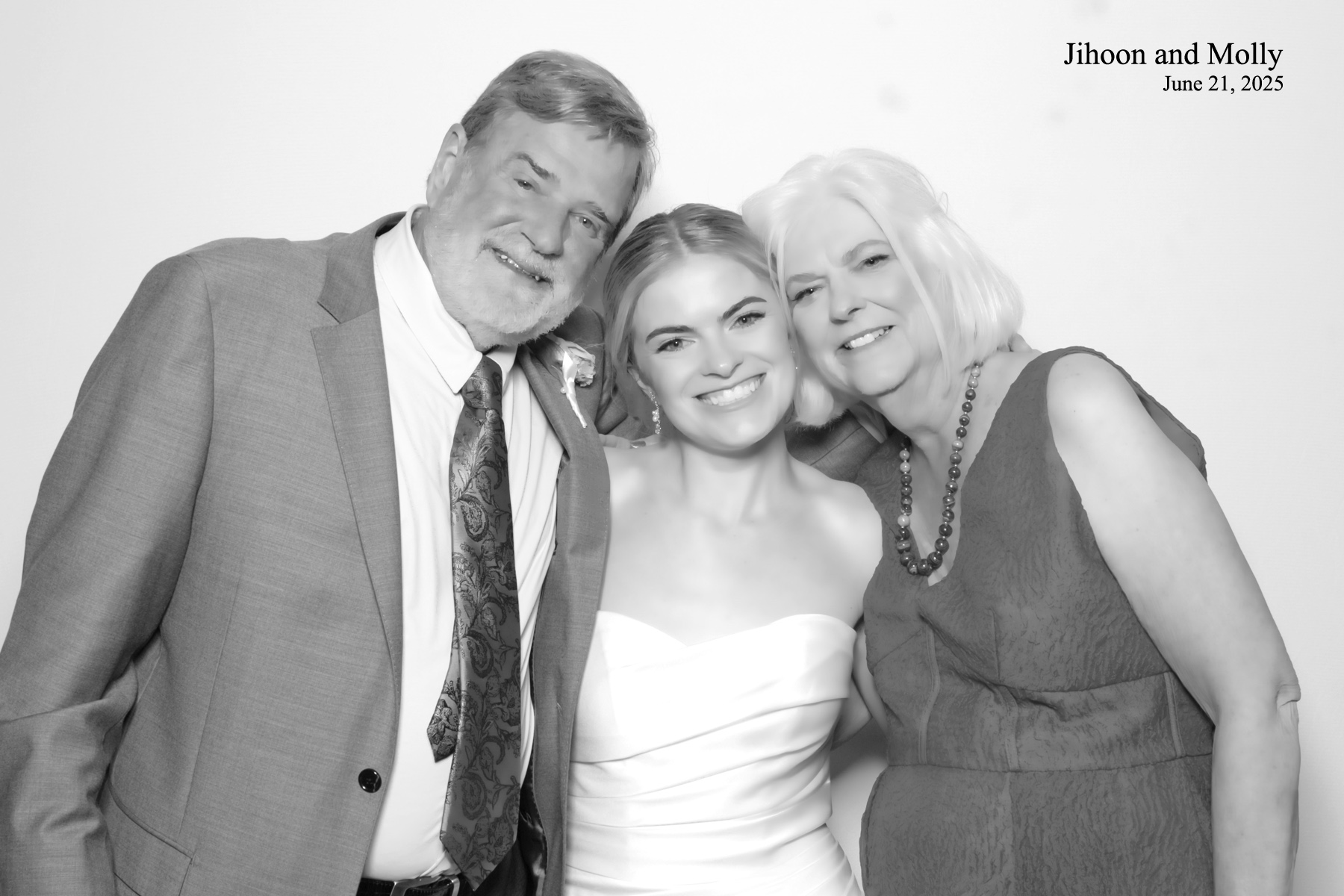 Molly +Jihoon's Wedding | View more photos from the event at v1.boothgallery.com/u/PhabPhotobooth/Molly-Jihoons-Wedding