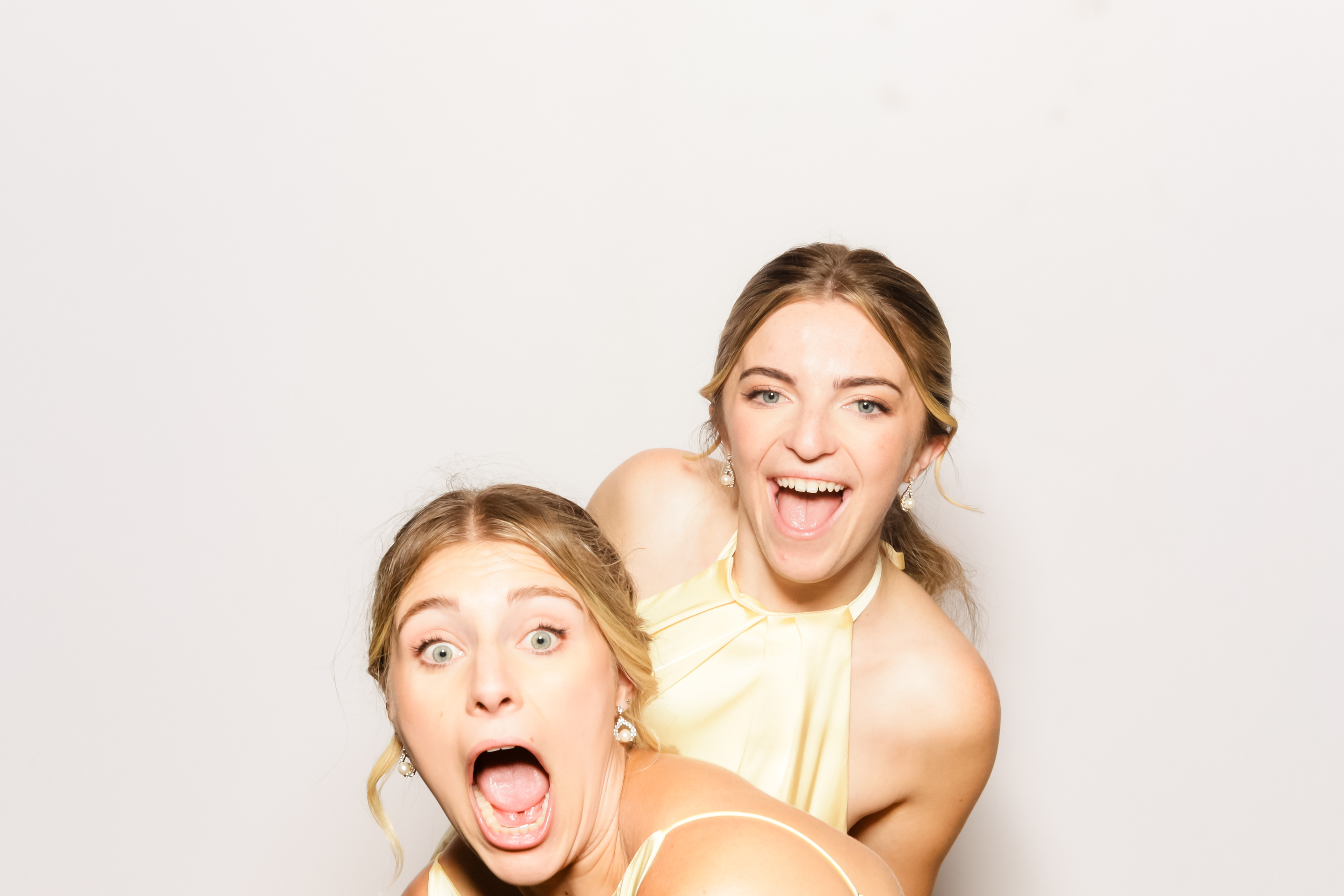 Molly +Jihoon's Wedding | View more photos from the event at v1.boothgallery.com/u/PhabPhotobooth/Molly-Jihoons-Wedding