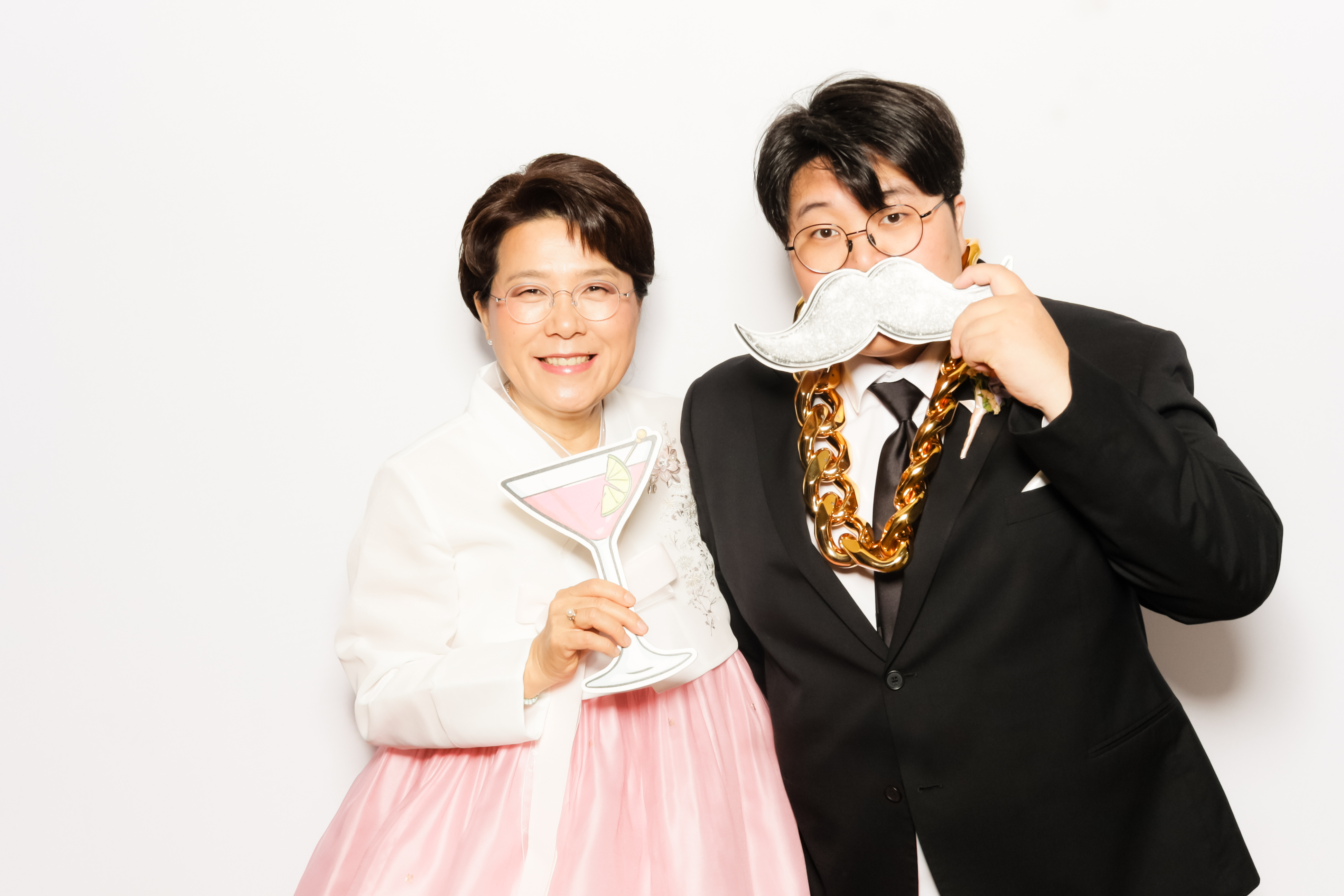 Molly +Jihoon's Wedding | View more photos from the event at v1.boothgallery.com/u/PhabPhotobooth/Molly-Jihoons-Wedding