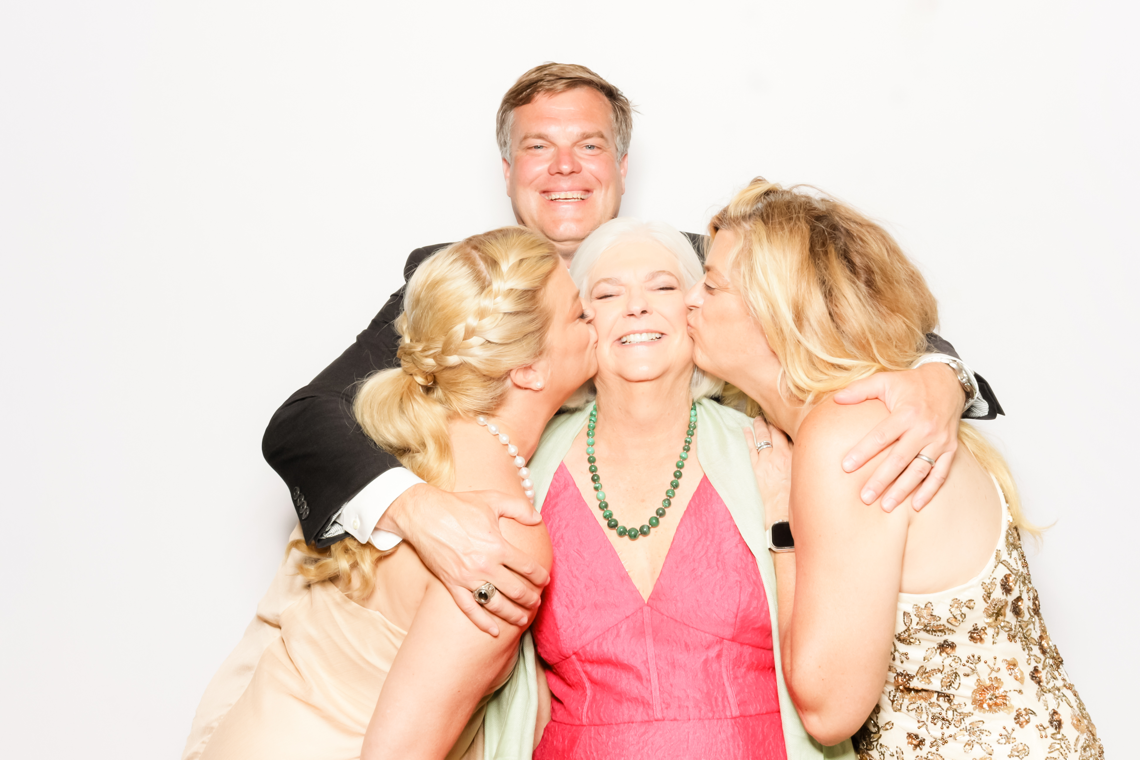 Molly +Jihoon's Wedding | View more photos from the event at v1.boothgallery.com/u/PhabPhotobooth/Molly-Jihoons-Wedding