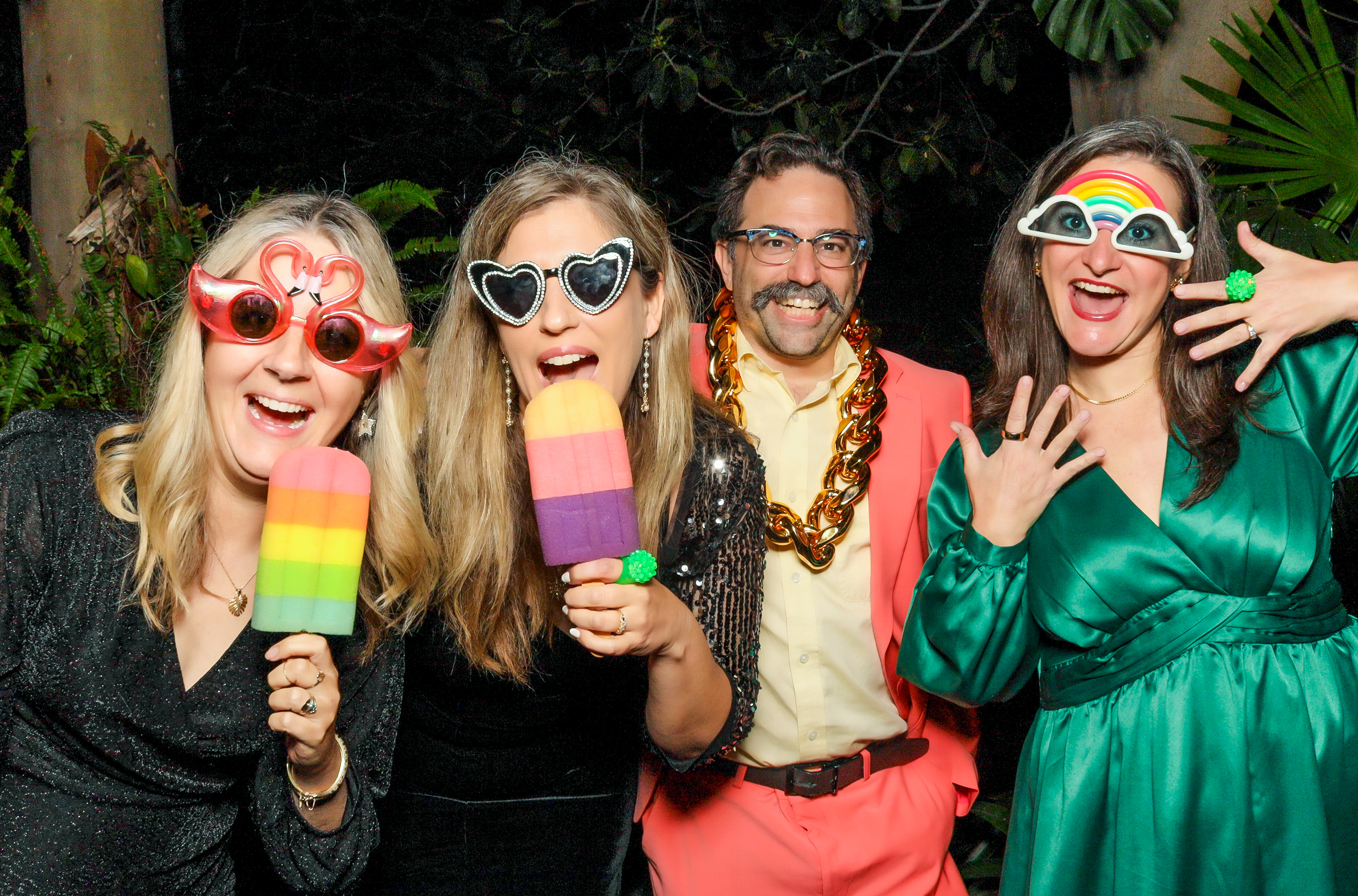 TMR's 40th Anniversary Gala | View more photos from the event at v1.boothgallery.com/u/PhabPhotobooth/TMRs-40th-Anniversary-Gala