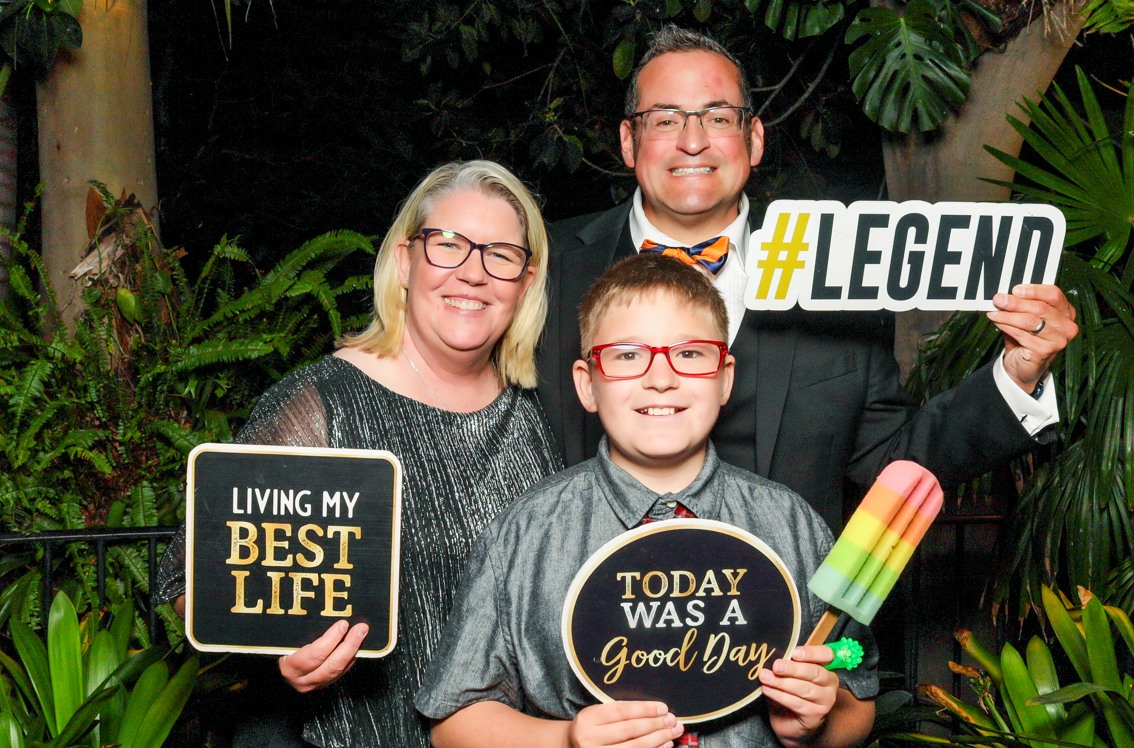 TMR's 40th Anniversary Gala | View more photos from the event at v1.boothgallery.com/u/PhabPhotobooth/TMRs-40th-Anniversary-Gala