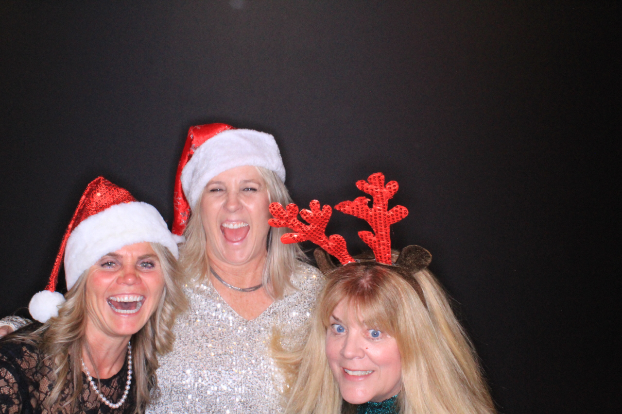 Ramaco Holiday Party | View more photos from the event at gallery.photoboothbillings.com/u/PhotoBoothBillings/Ramaco-Holiday-Party
