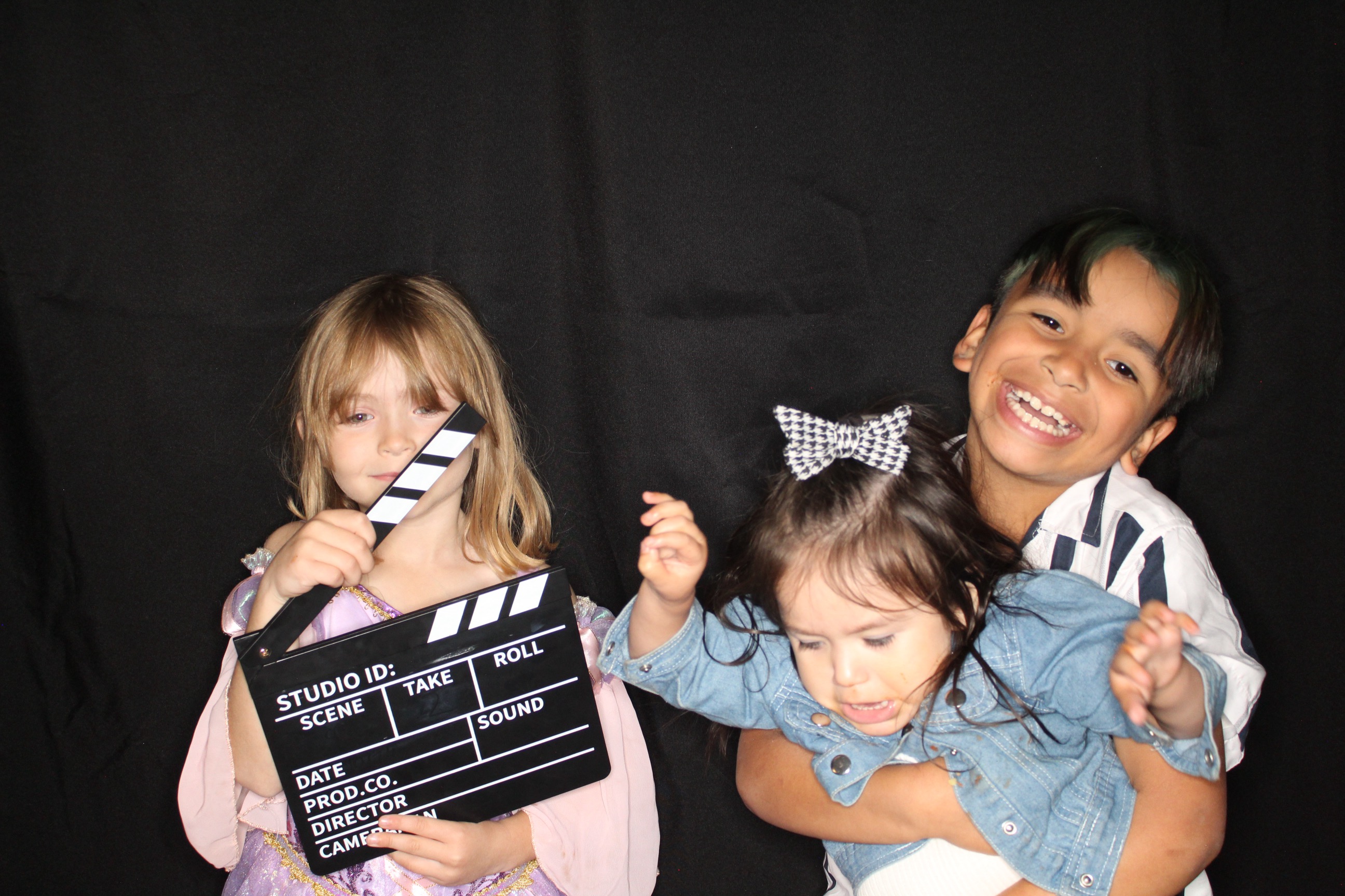 Ashley and Andrew | View more photos from the event at gallery.photoboothbillings.com/u/PhotoBoothBillings/Ashley-and-Andrew