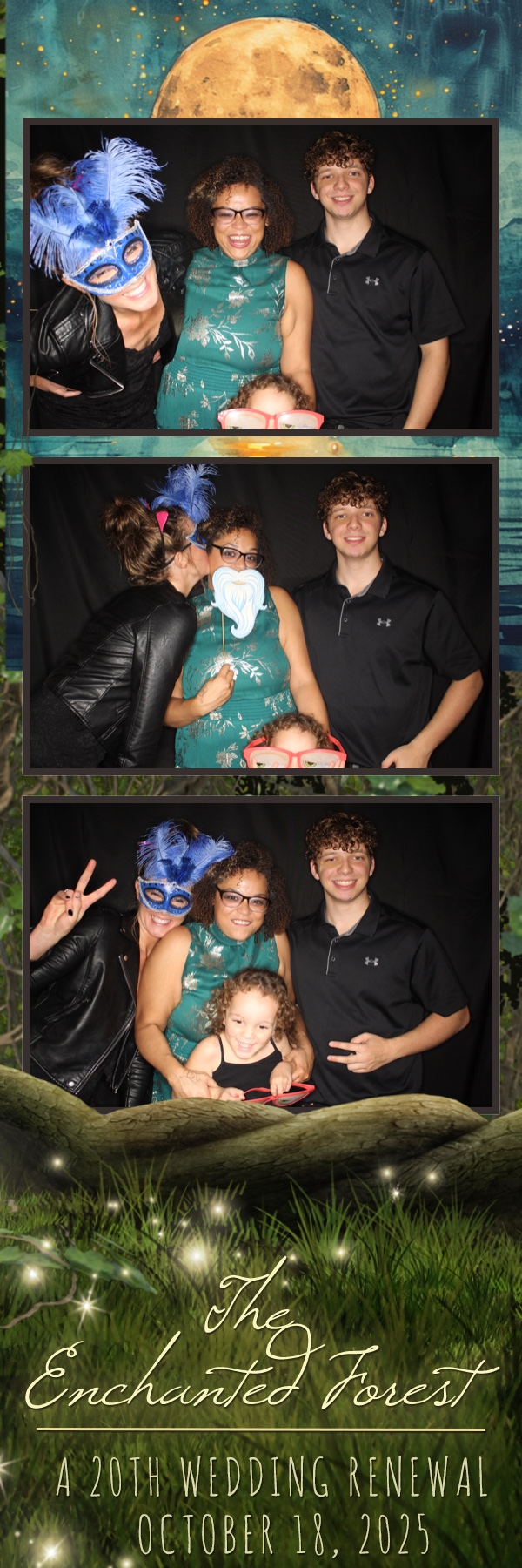 Ashley and Andrew | View more photos from the event at gallery.photoboothbillings.com/u/PhotoBoothBillings/Ashley-and-Andrew