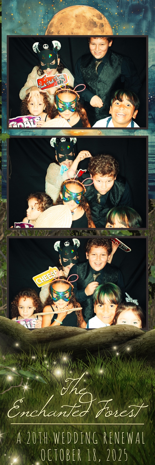 Ashley and Andrew | View more photos from the event at gallery.photoboothbillings.com/u/PhotoBoothBillings/Ashley-and-Andrew