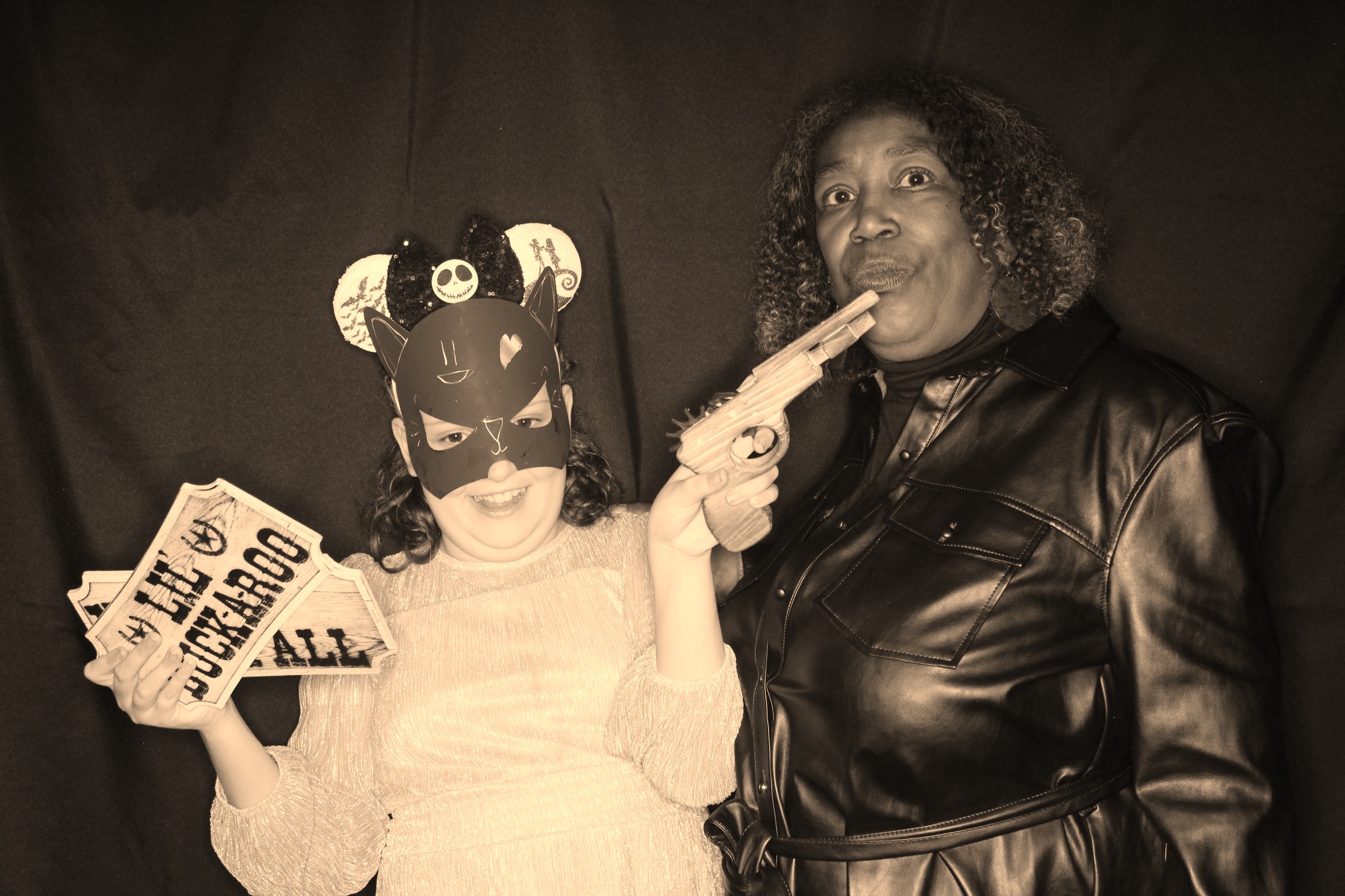 Ashley and Andrew | View more photos from the event at gallery.photoboothbillings.com/u/PhotoBoothBillings/Ashley-and-Andrew