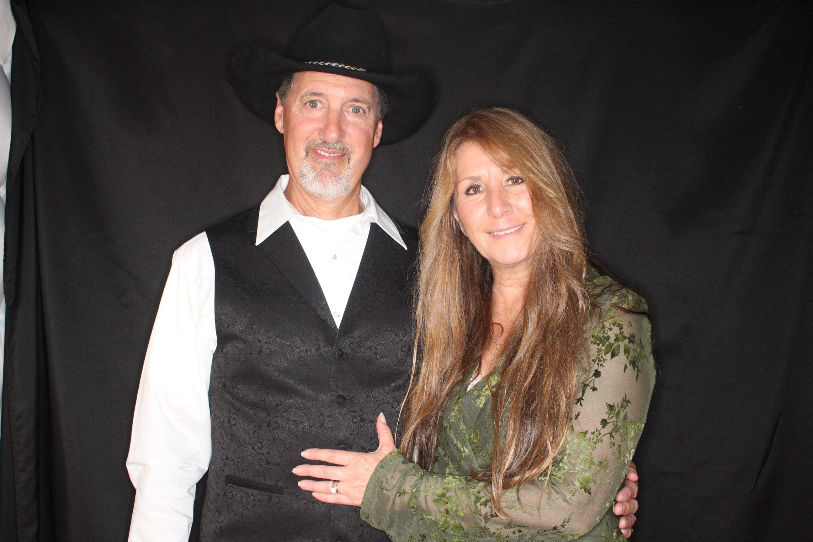 Ashley and Malcolm | View more photos from the event at gallery.photoboothbillings.com/u/PhotoBoothBillings/Ashley-and-Malcolm