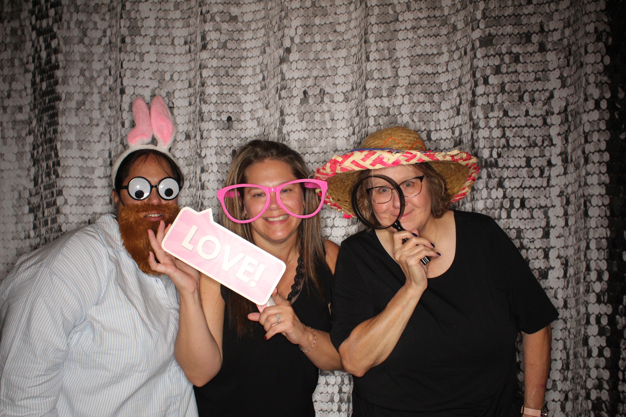 Courtney's Birthday | View more photos from the event at gallery.photoboothbillings.com/u/PhotoBoothBillings/Courtneys-Birthday