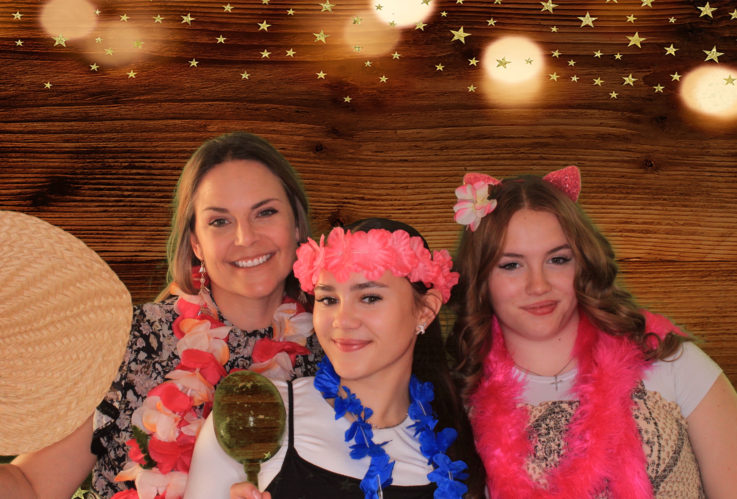 Day Lynn and Justin's Wedding | View more photos from the event at gallery.photoboothbillings.com/u/PhotoBoothBillings/Day-Lynn-and-Justins-Wedding