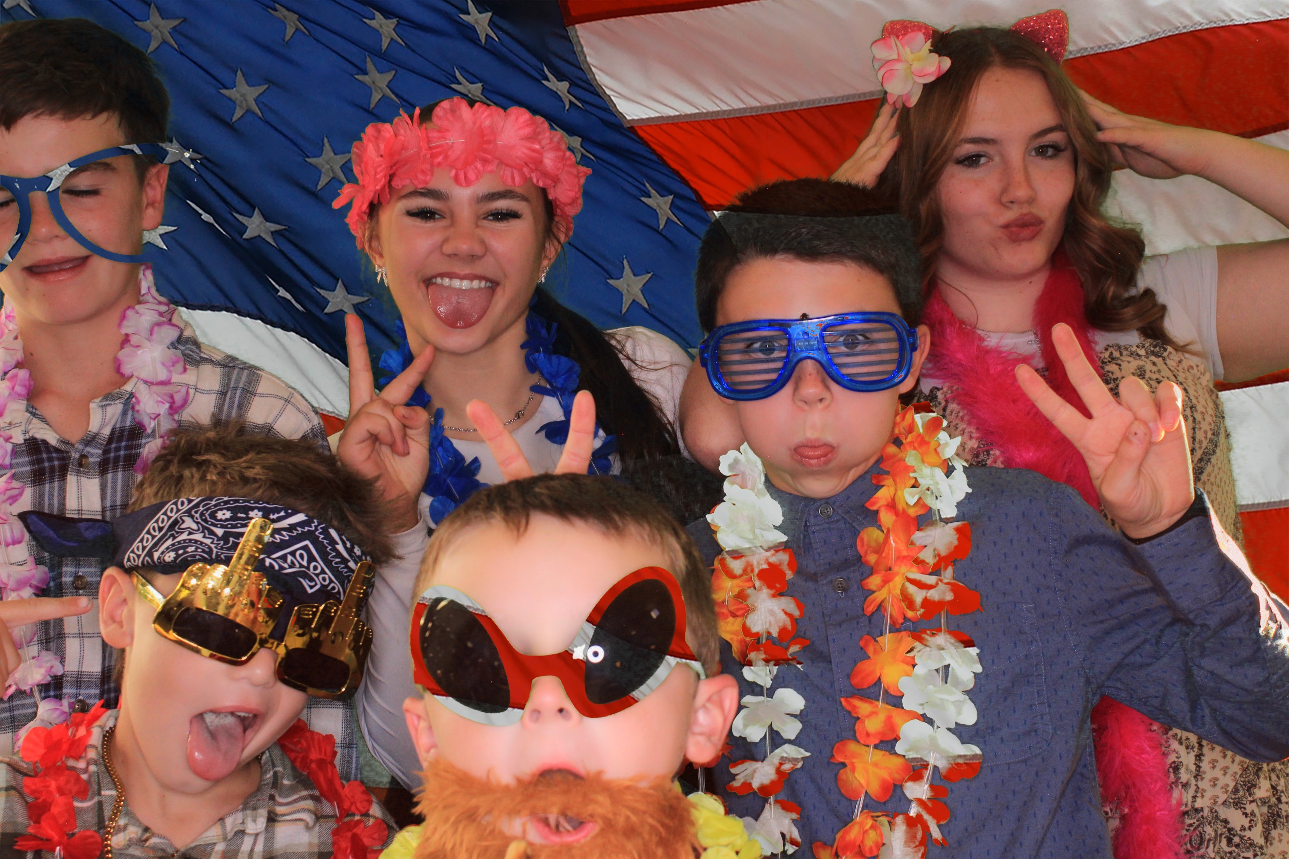 Day Lynn and Justin's Wedding | View more photos from the event at gallery.photoboothbillings.com/u/PhotoBoothBillings/Day-Lynn-and-Justins-Wedding